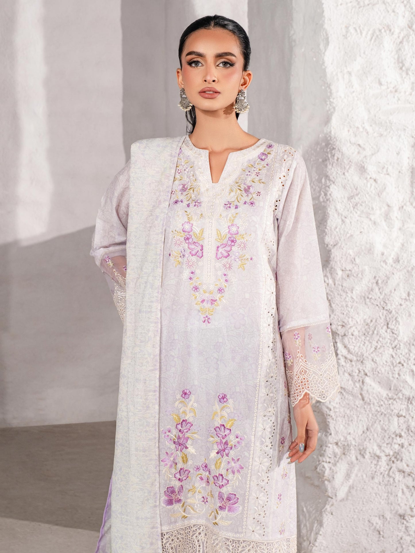 3 Piece Lawn Suit-Embroidered (Unstitched)