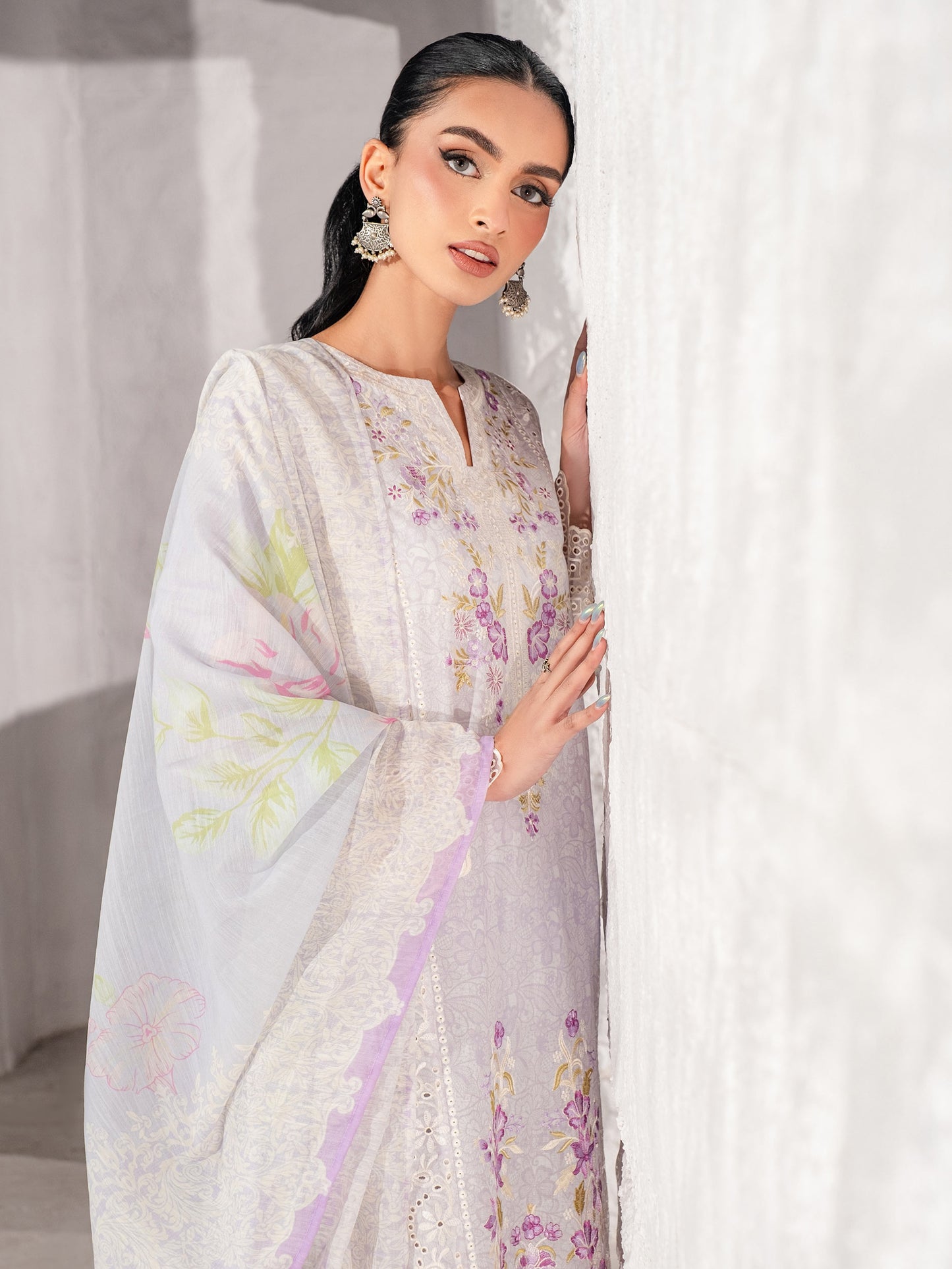 3 Piece Lawn Suit-Embroidered (Unstitched)