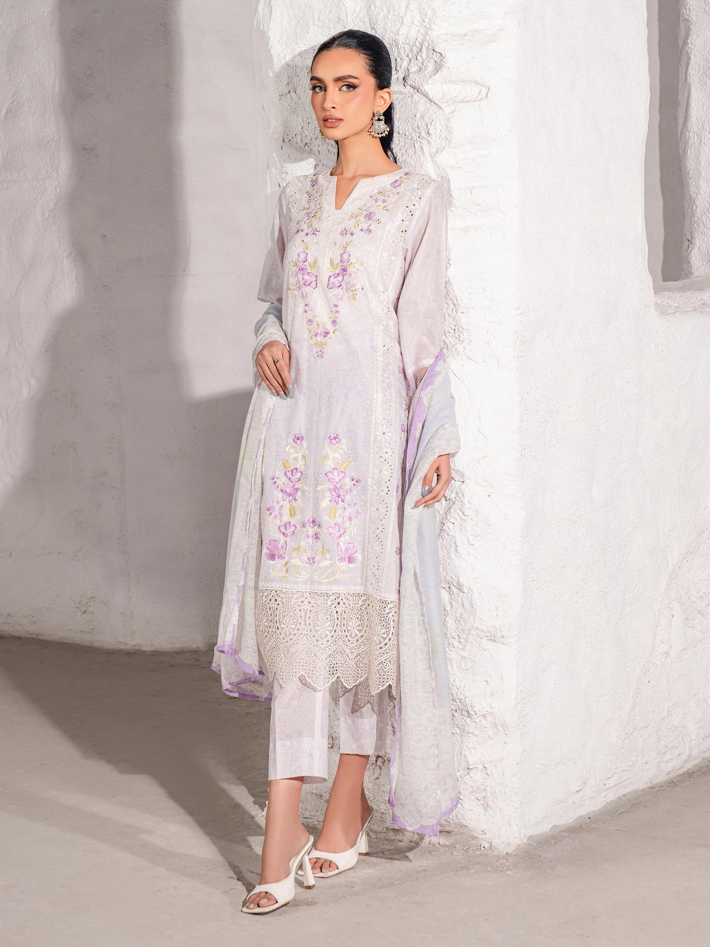 3 Piece Lawn Suit-Embroidered (Unstitched)
