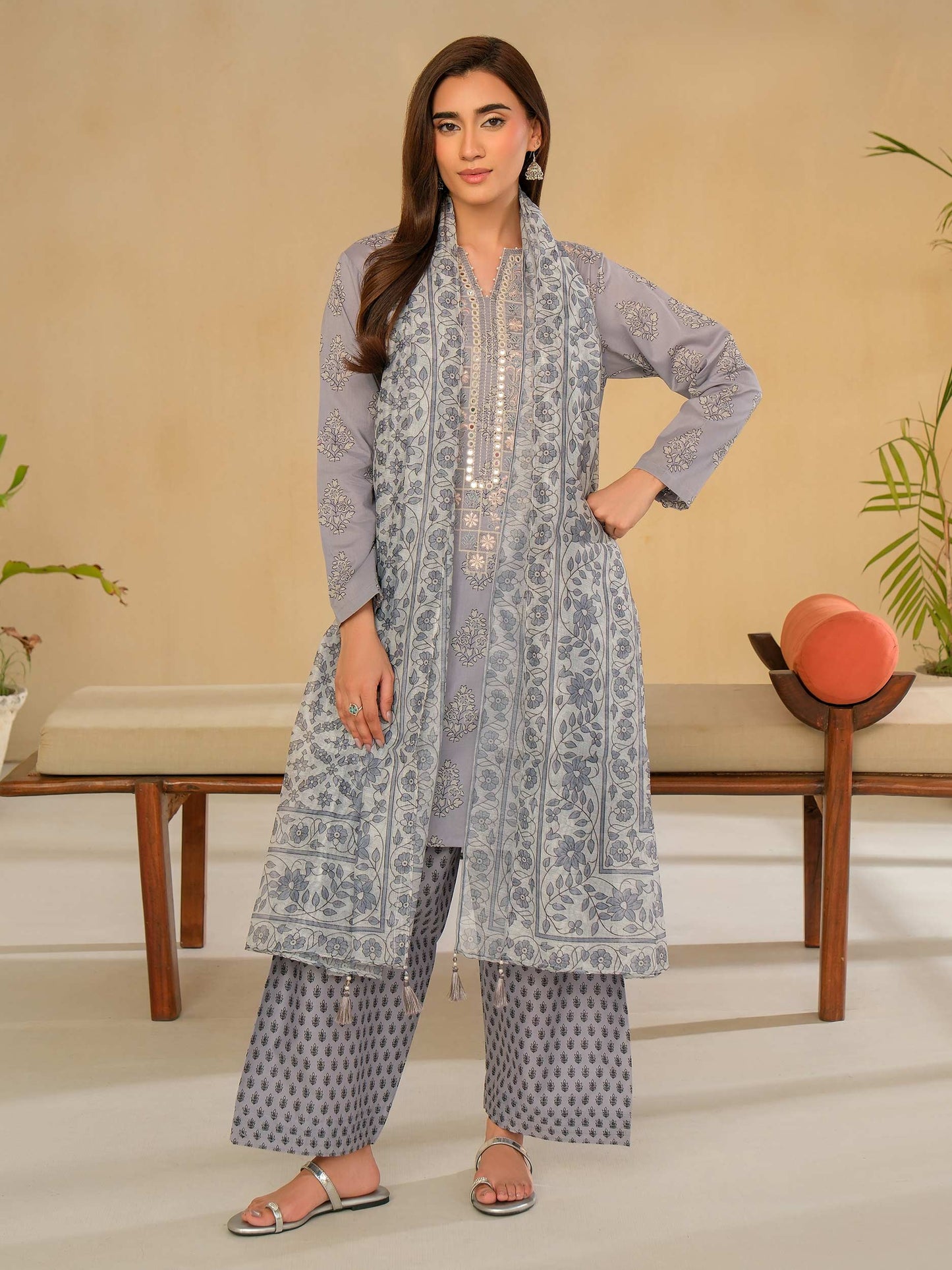 3 Piece Lawn Suit-Embroidered (Unstitched)