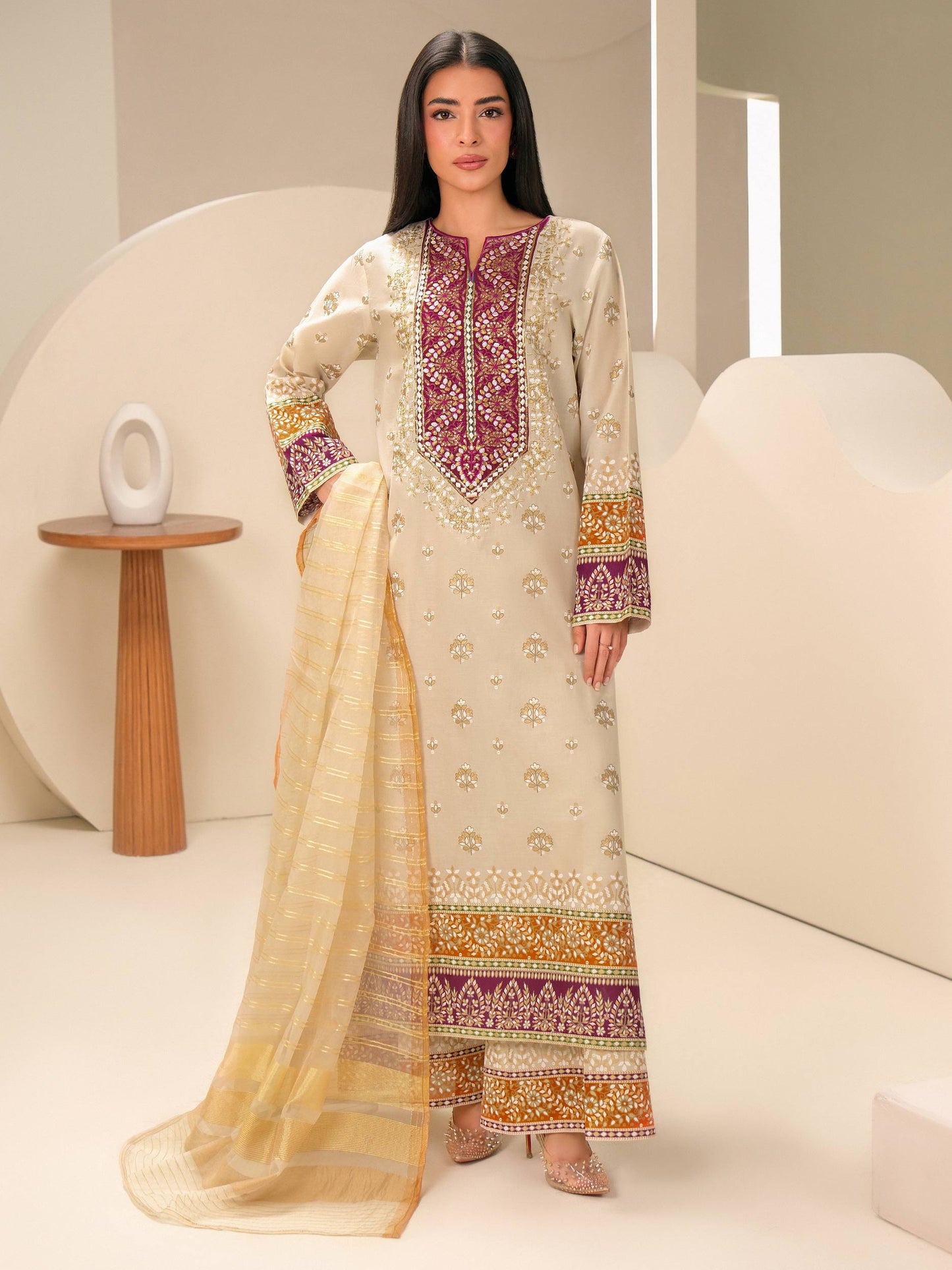 3 Piece Lawn Suit-Embroidered (Unstitched)