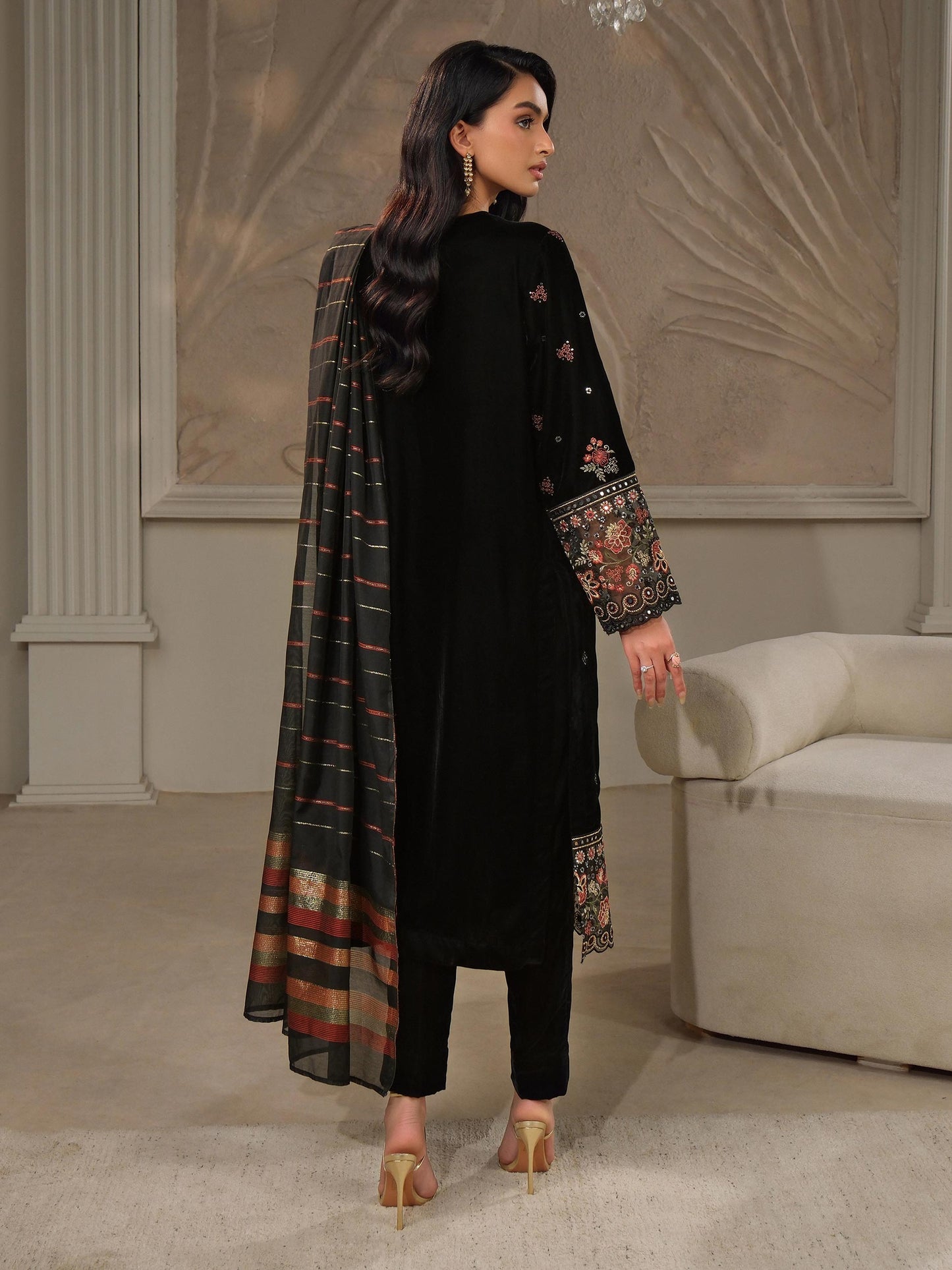 3 Piece Velvet Suit-Embroidered (Unstitched)