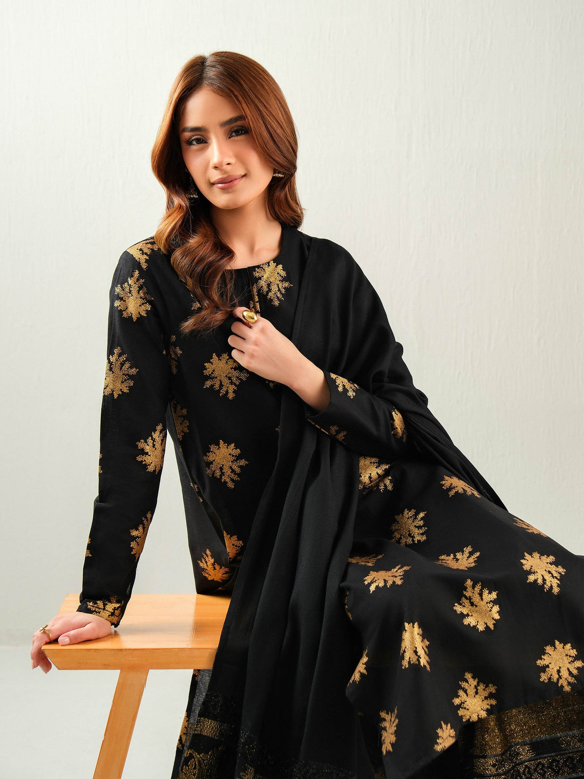 3 Piece Khaddar Paste Suit (Unstitched)