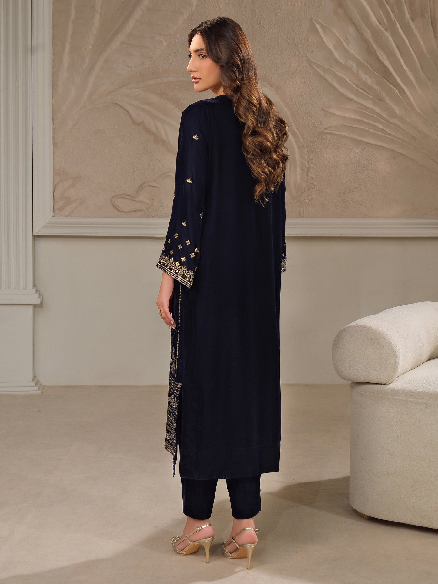 2 Piece Velvet Suit-Embroidered (Unstitched)