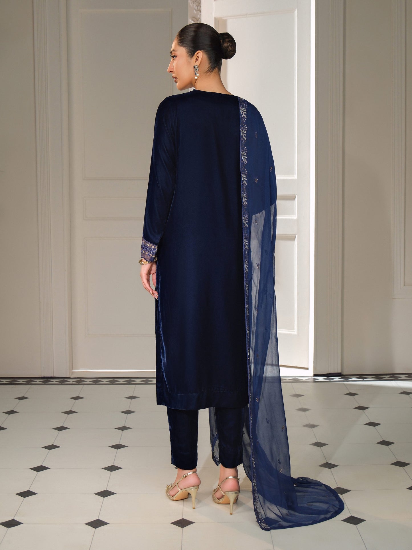 3 Piece Velvet Suit-Embroidered (Unstitched)