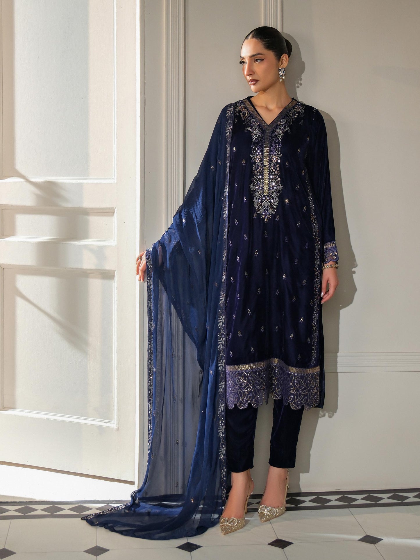 3 Piece Velvet Suit-Embroidered (Unstitched)