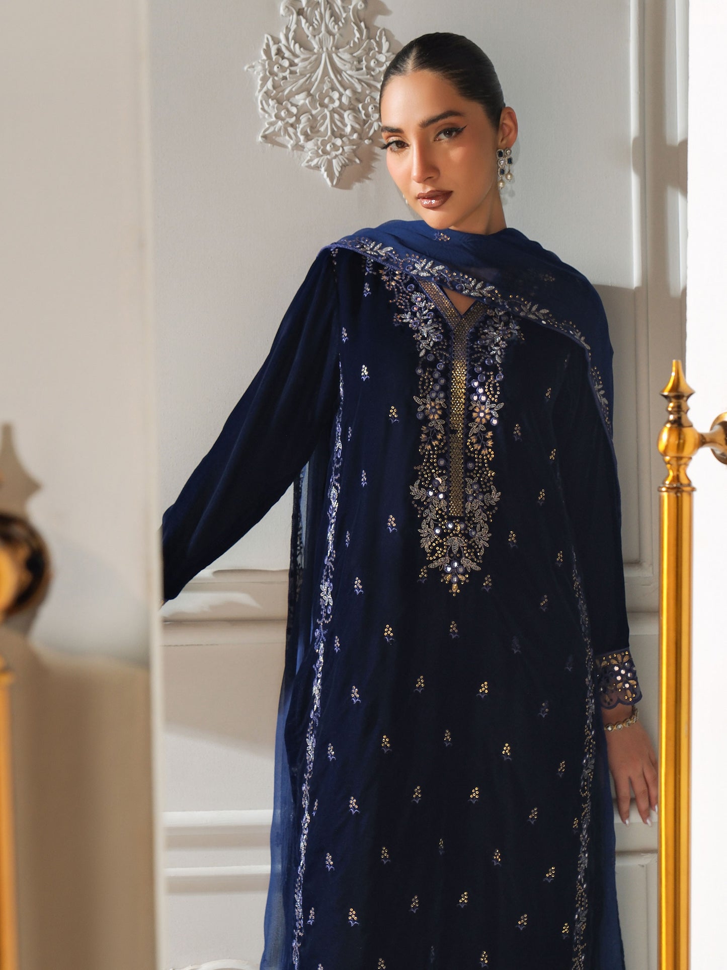 3 Piece Velvet Suit-Embroidered (Unstitched)