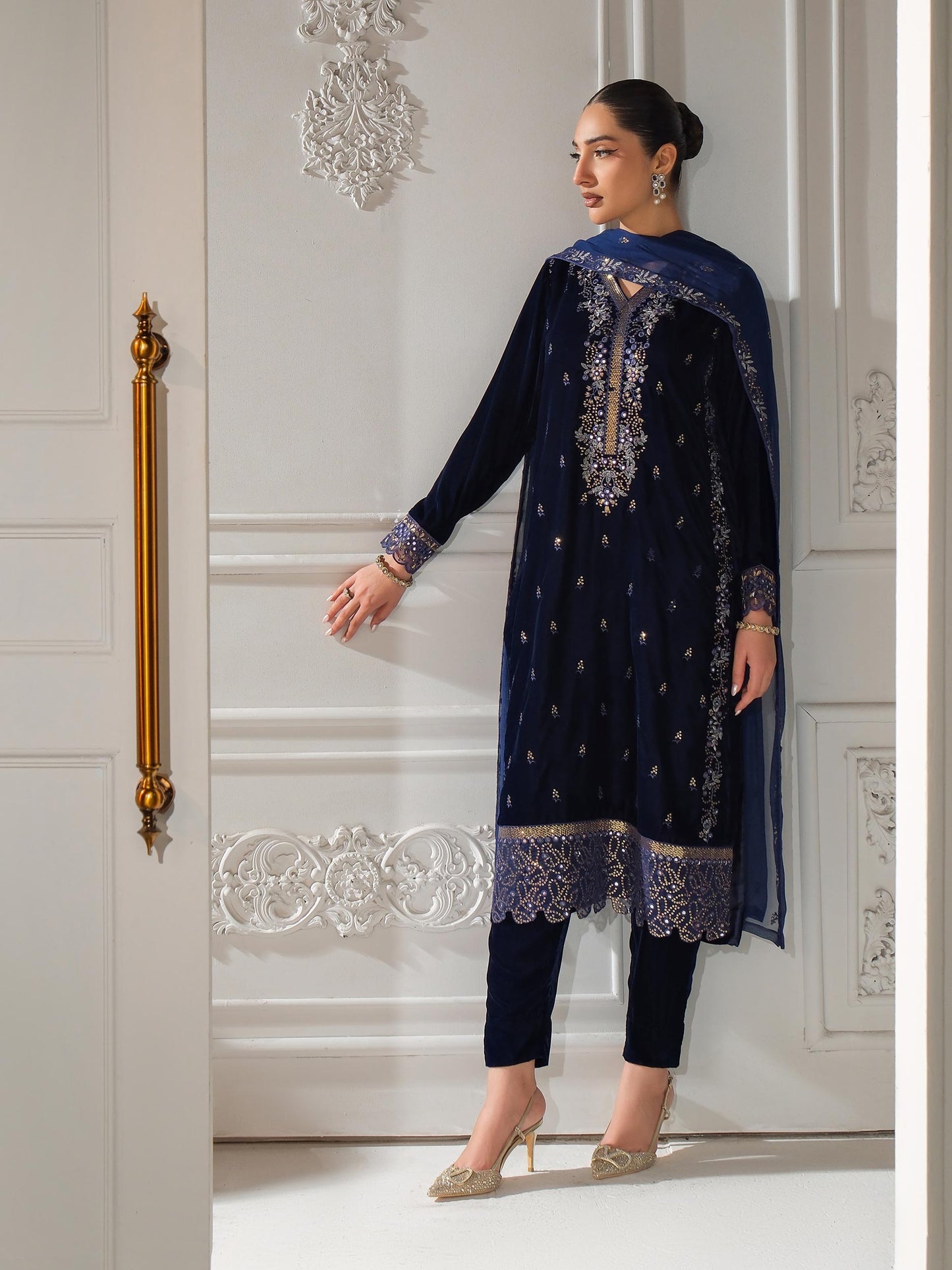 3 Piece Velvet Suit-Embroidered (Unstitched)