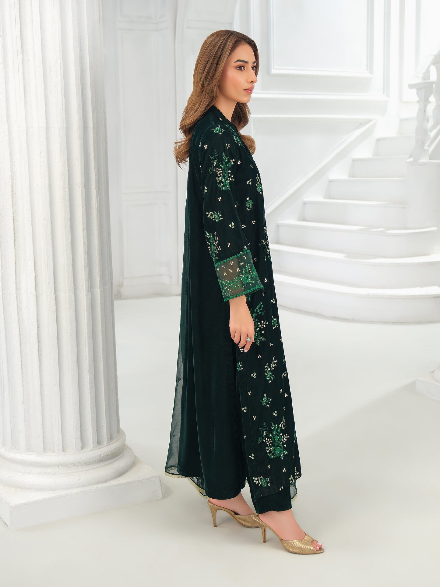 3 Piece Velvet Suit-Embroidered (Unstitched)