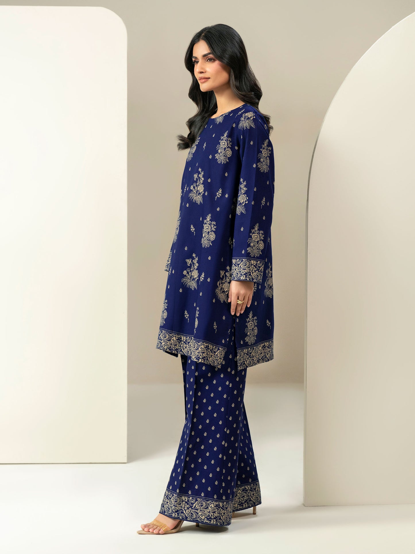 2 Piece Khaddar Suit-Printed (Unstitched)