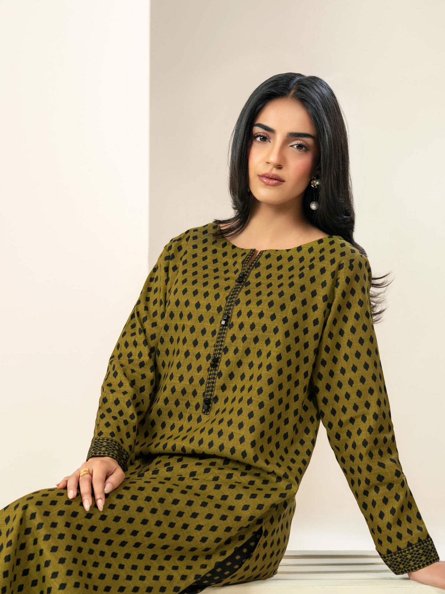 2 Piece Slub Khaddar Suit-Printed (Unstitched)
