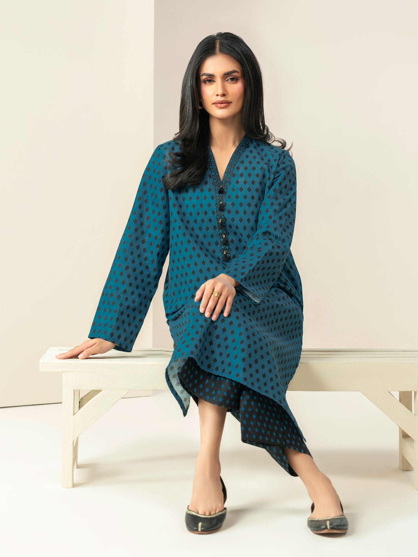 2 Piece Slub Khaddar Suit-Printed (Unstitched)