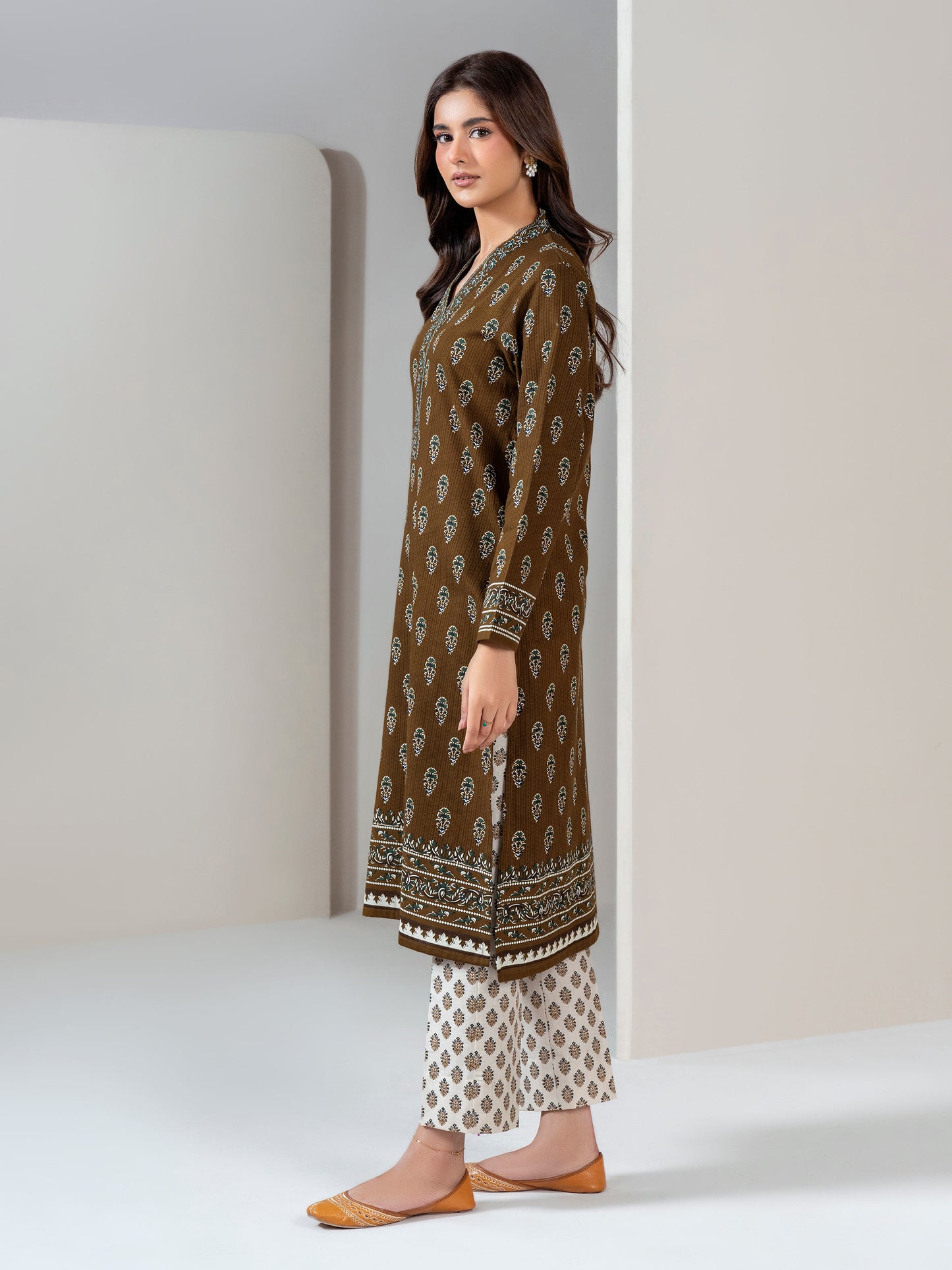 2 Piece Slub Khaddar Suit (Unstitched)