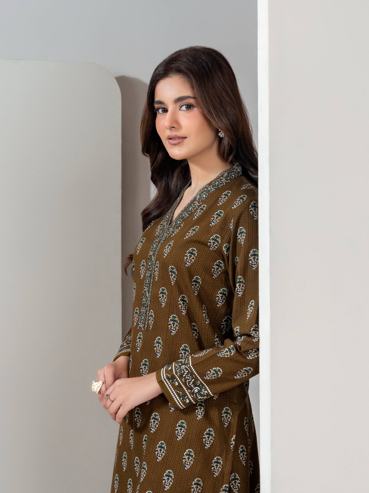 2 Piece Slub Khaddar Suit (Unstitched)