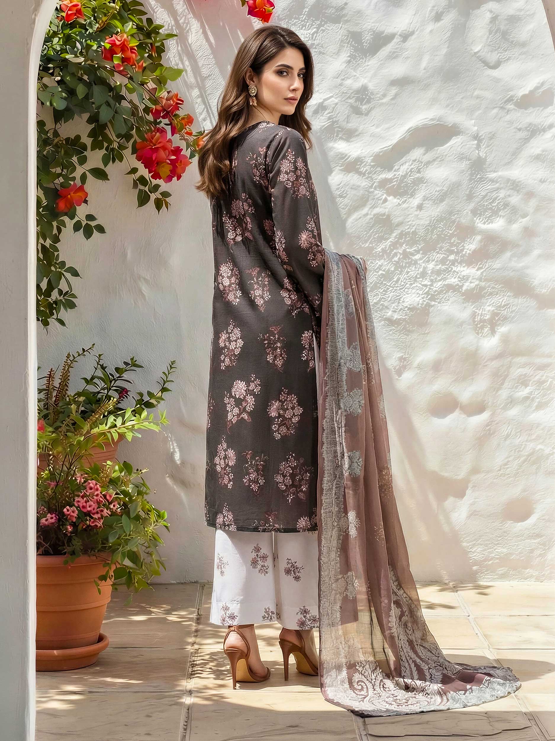 3 Piece Lawn Suit- Embroidered (Unstitched)