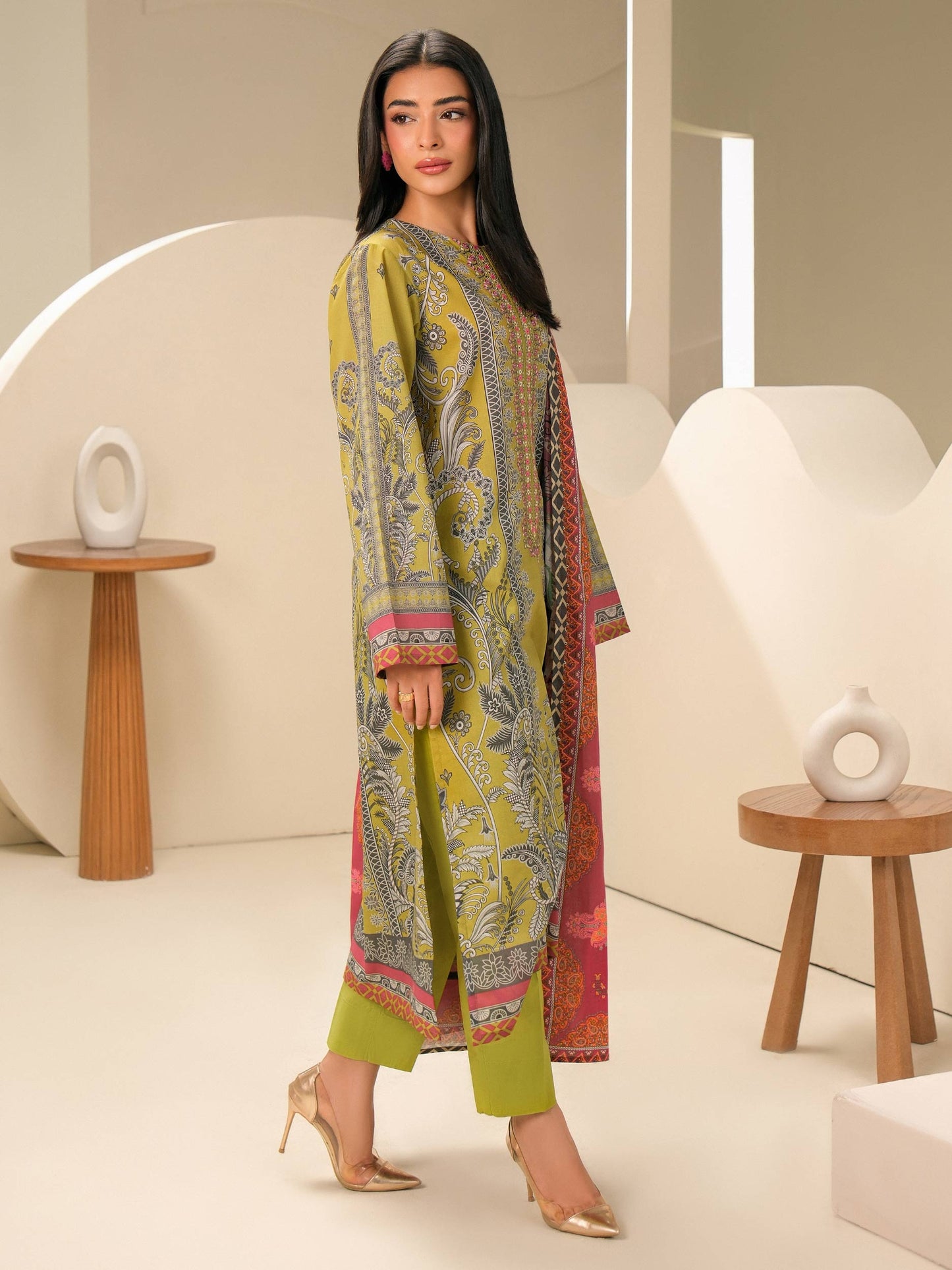 3 Piece Lawn Suit-Embroidered (Unstitched)