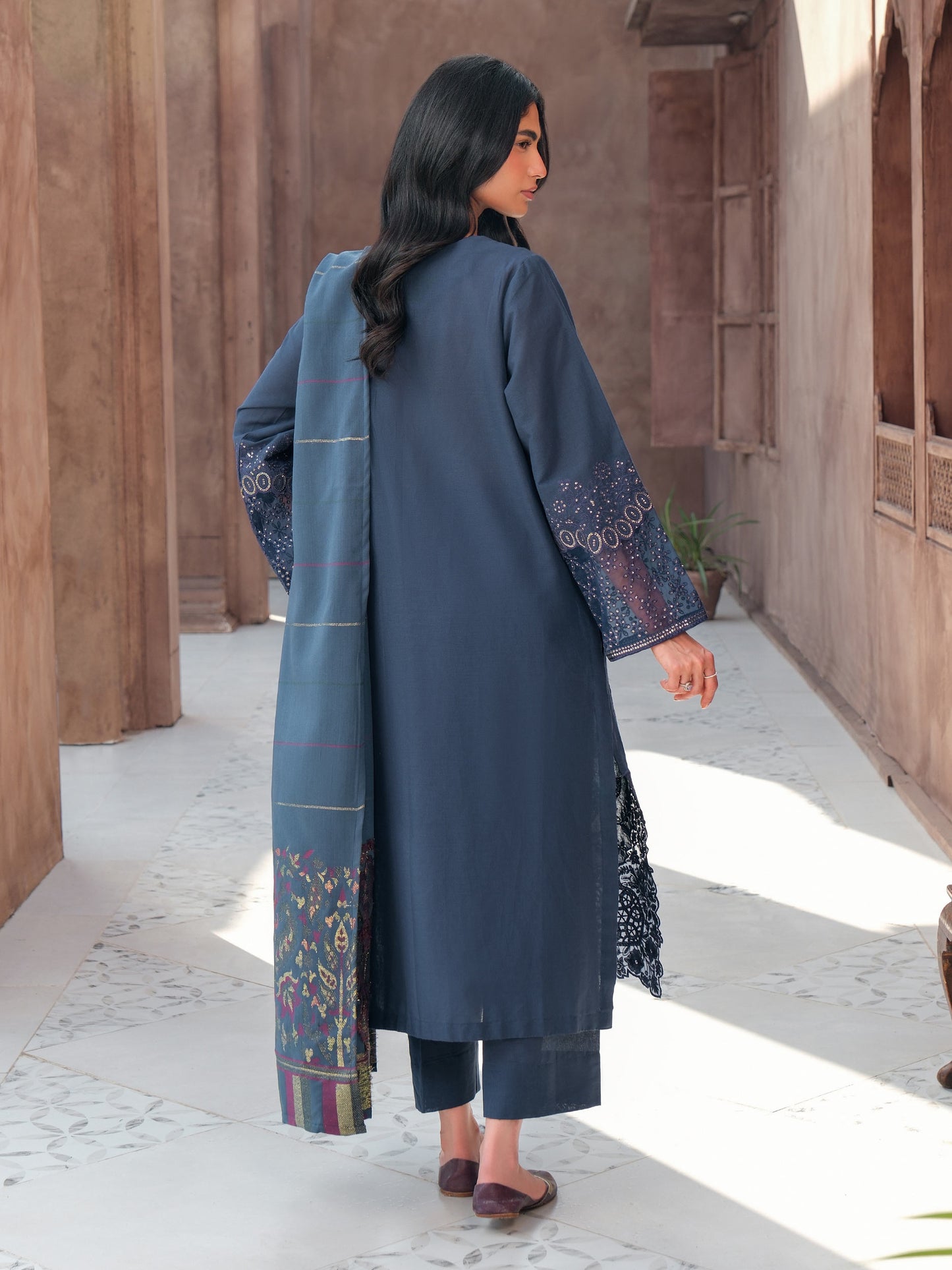 3 Piece Khaddar Suit-Embroidered (Unstitched)