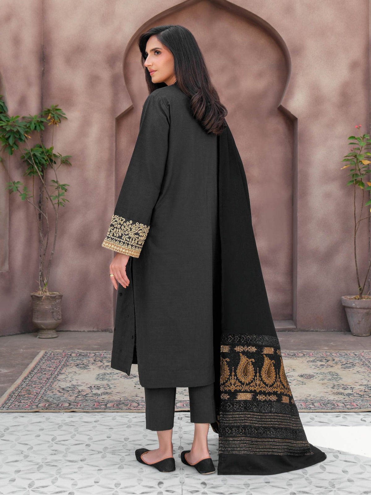 3 Piece Khaddar Suit-Embroidered (Unstitched)