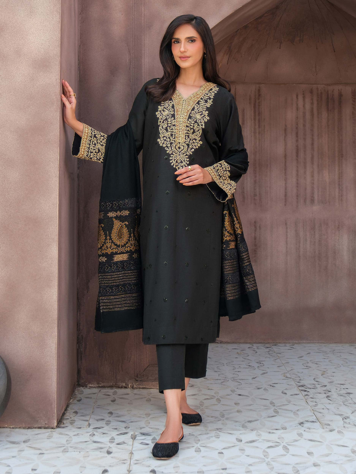 3 Piece Khaddar Suit-Embroidered (Unstitched)