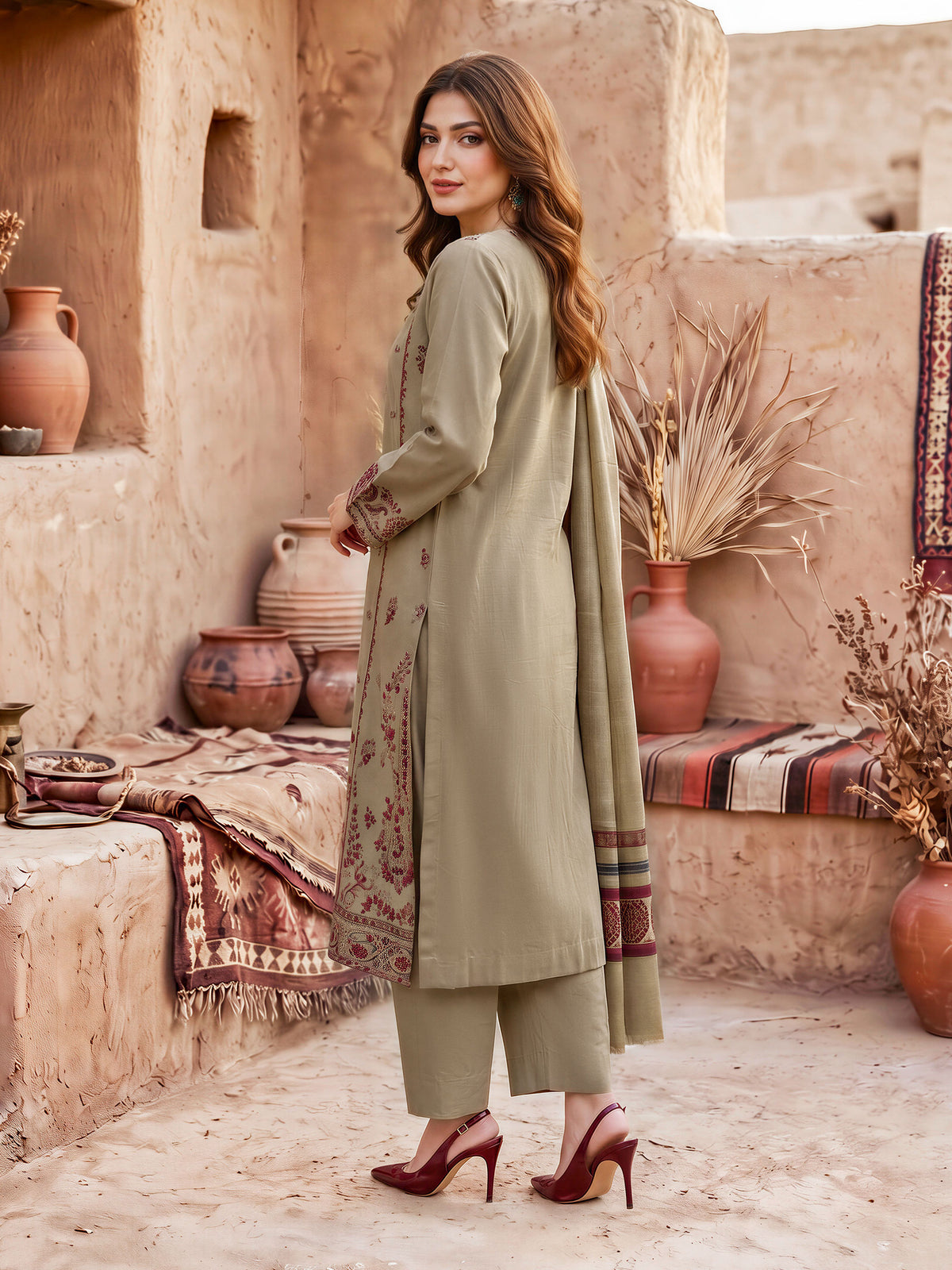 3 Piece Khaddar Suit- Embroidered (Unstitched)