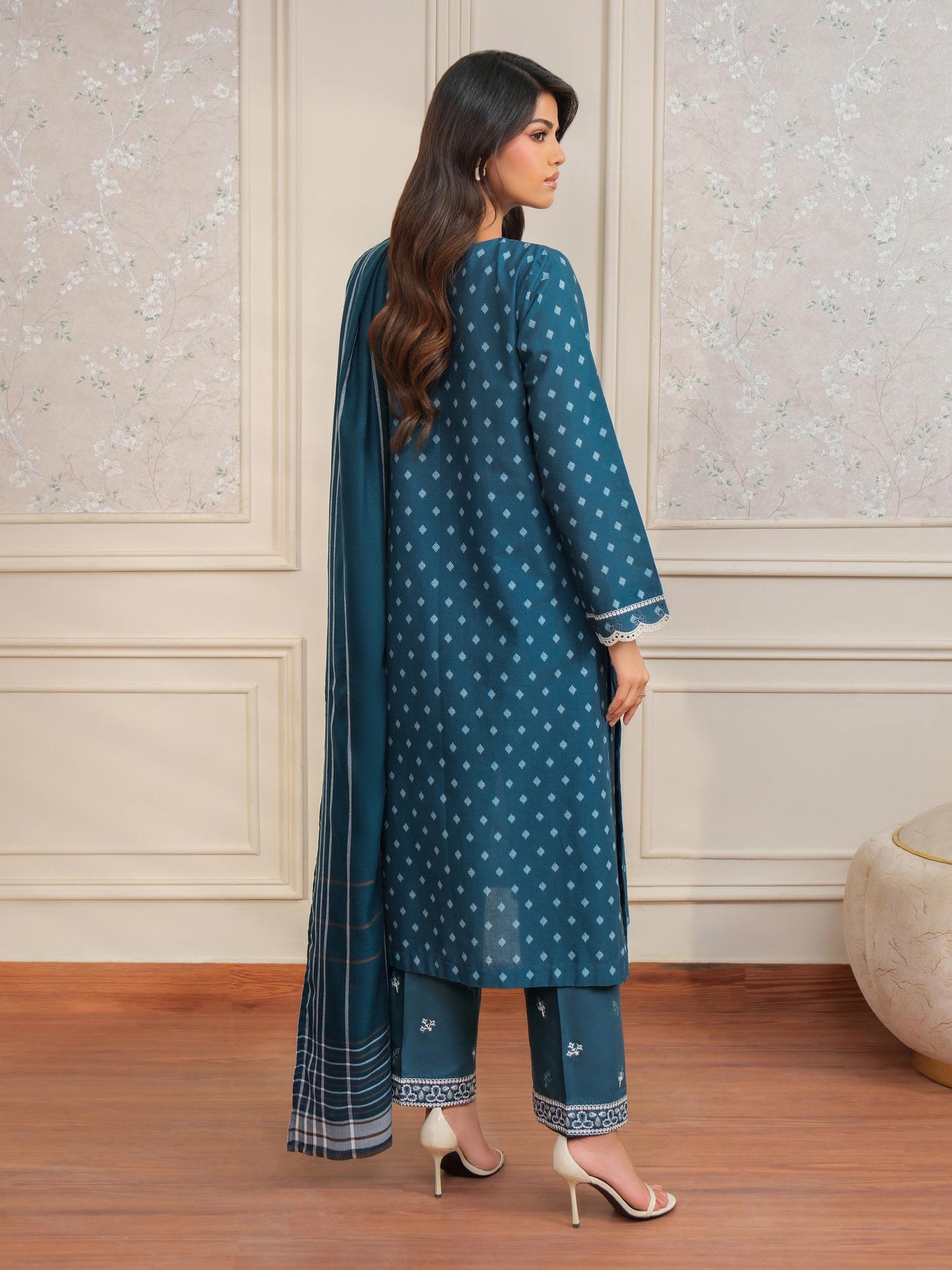 3 Piece Khaddar Suit-Embroidered (Unstitched)