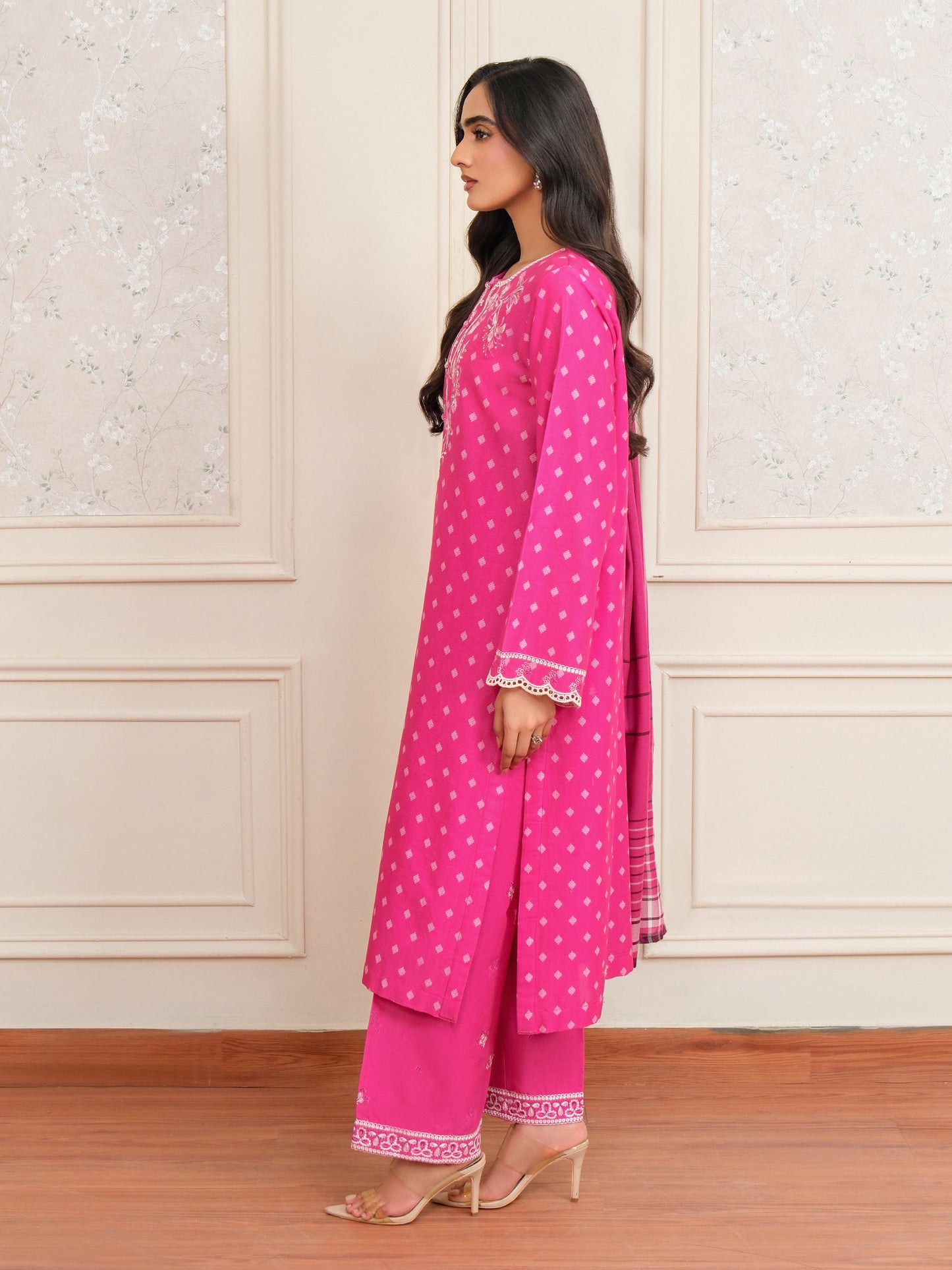 3 Piece Khaddar Suit-Embroidered (Unstitched)