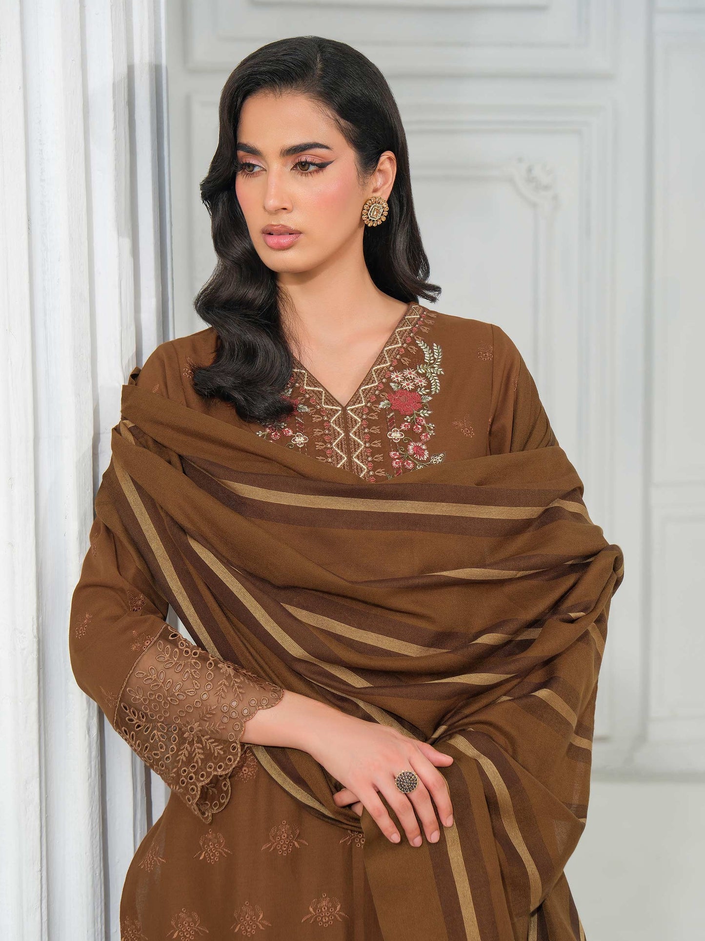 3 Piece Khaddar Suit-Embroidered (Unstitched)