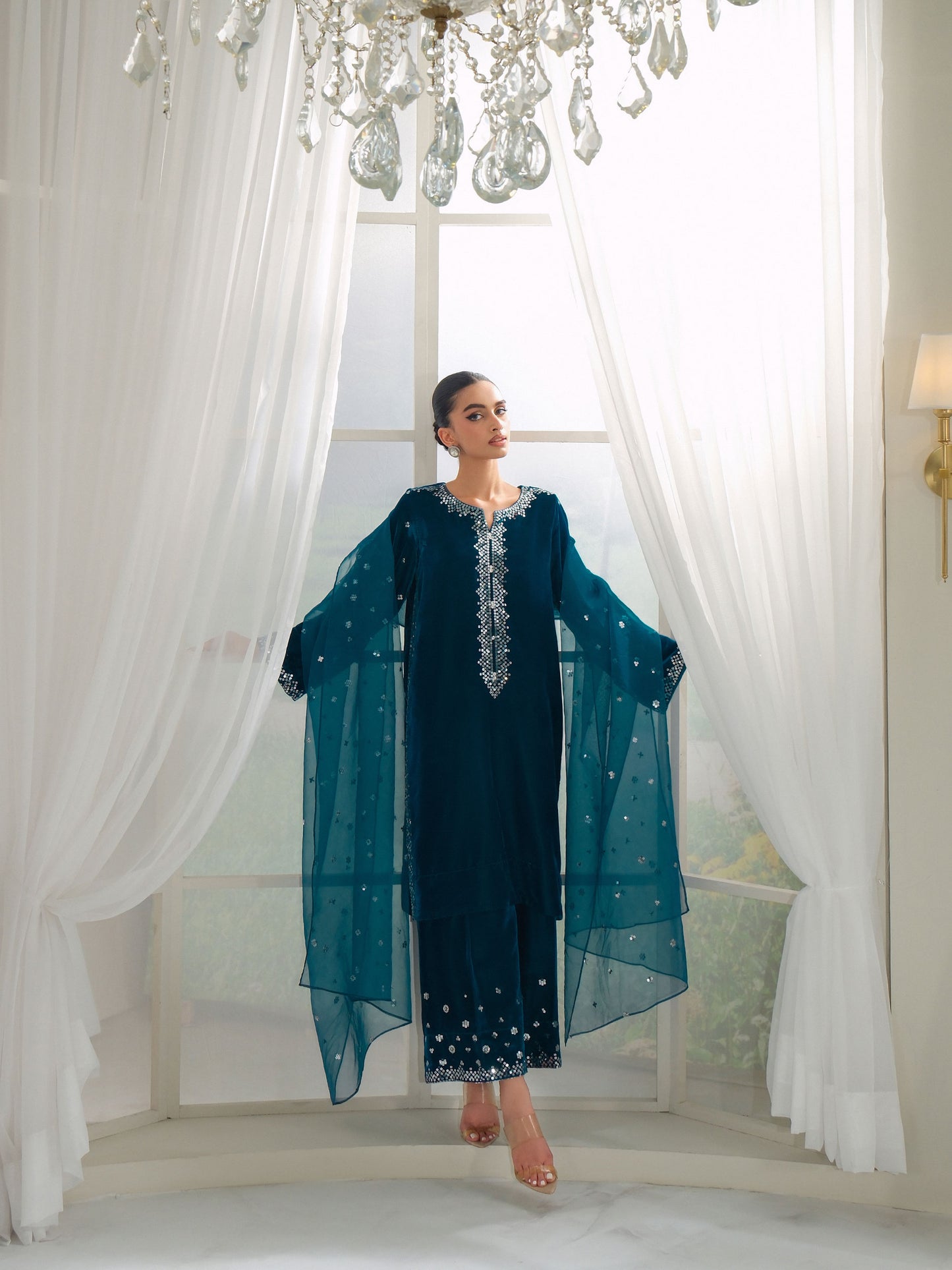 3 Piece Velvet Suit-Embroidered (Unstitched)