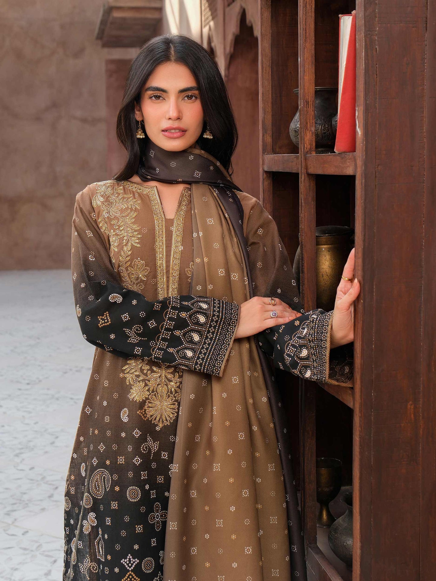 3 Piece Khaddar Suit-Embroidered (Unstitched)