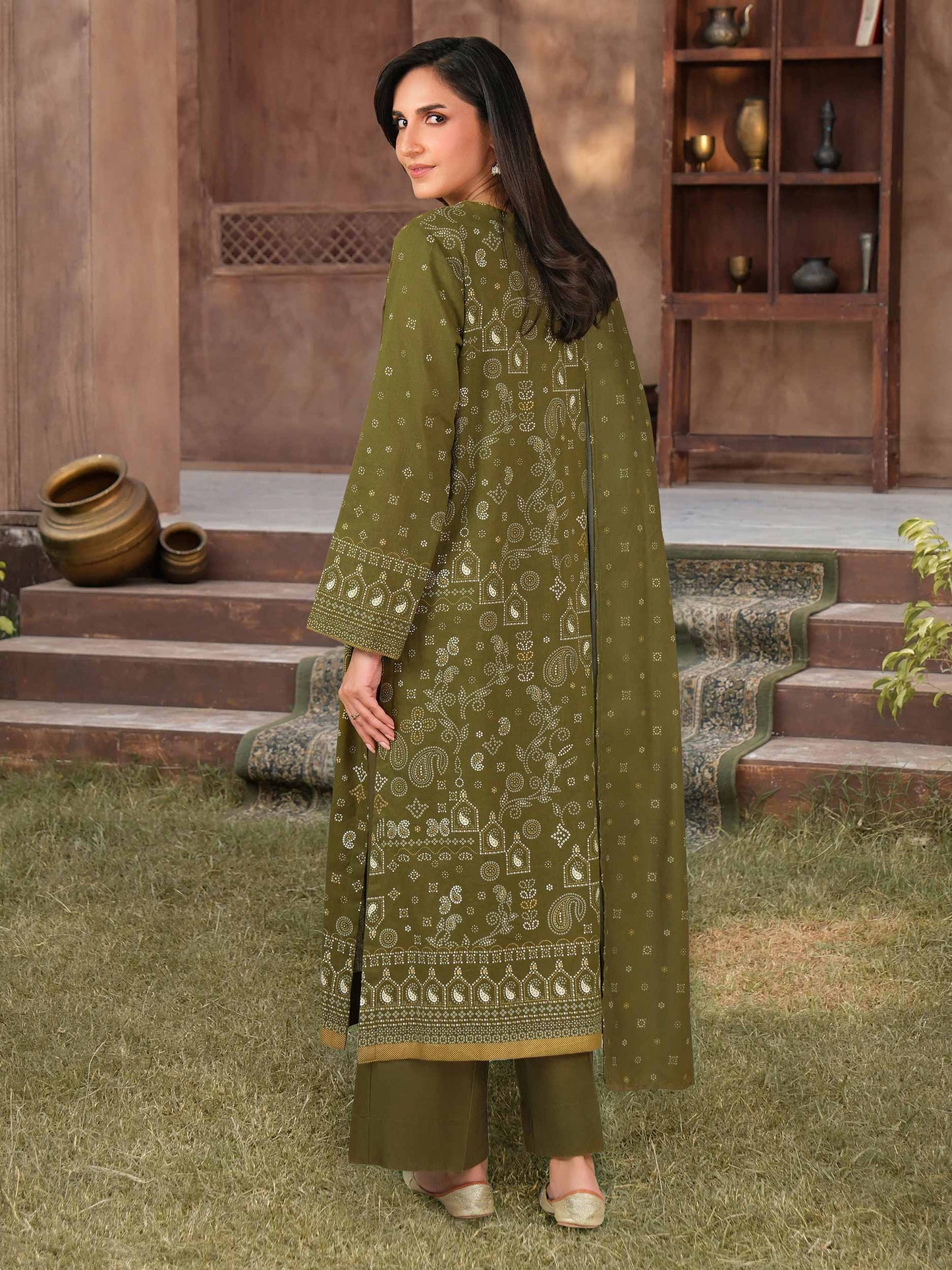 3 Piece Khaddar Suit-Embroidered (Unstitched)