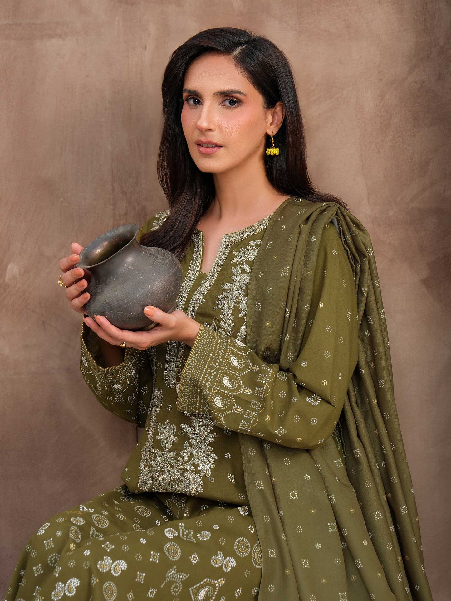 3 Piece Khaddar Suit-Embroidered (Unstitched)