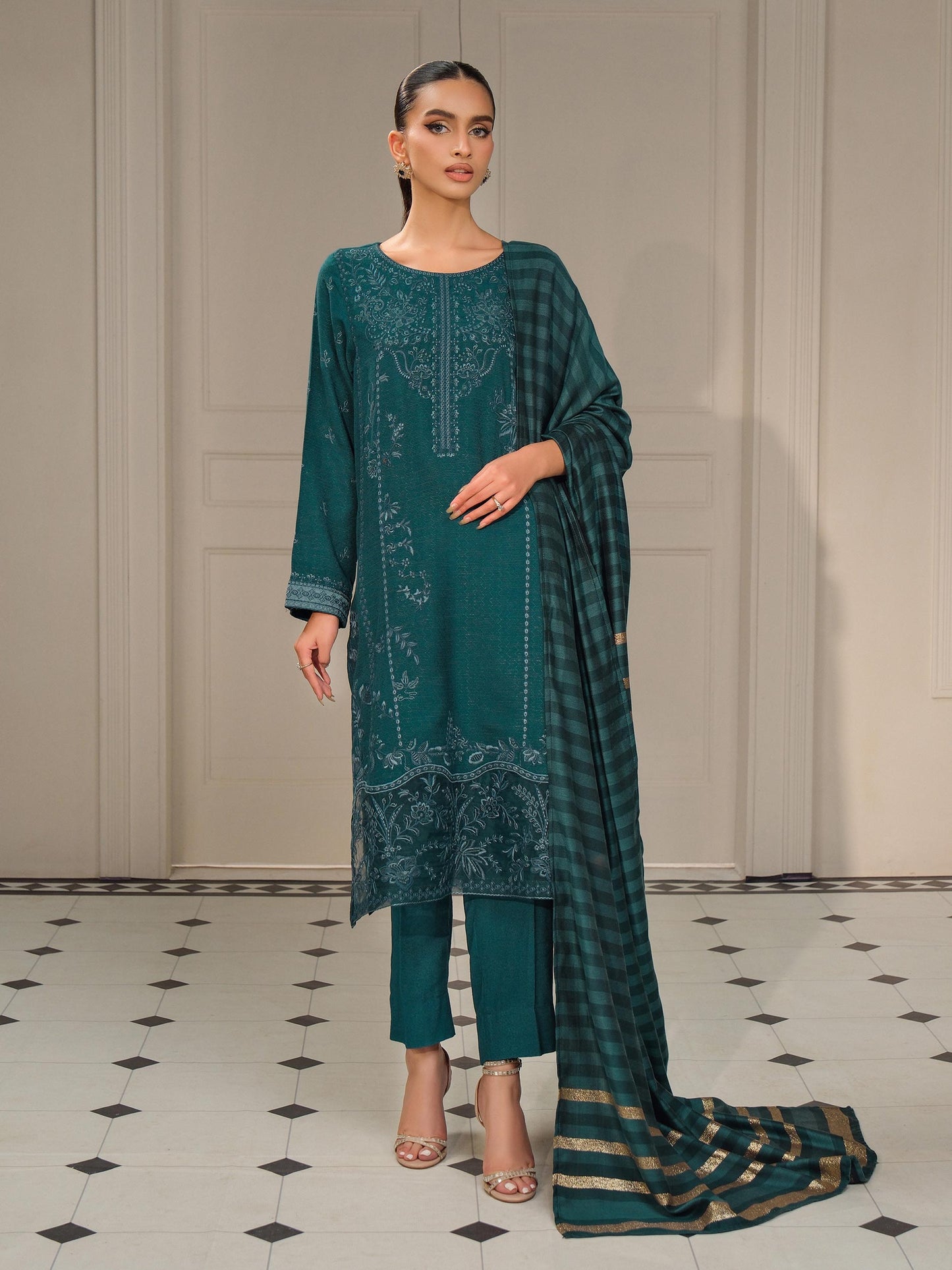 3 Piece Karandi Suit-Embroidered (Unstitched)