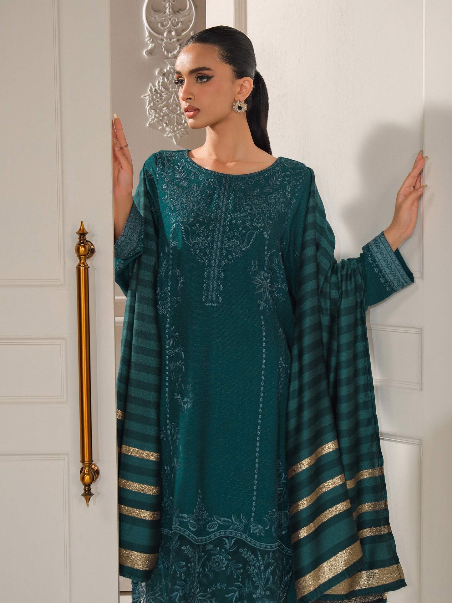 3 Piece Karandi Suit-Embroidered (Unstitched)