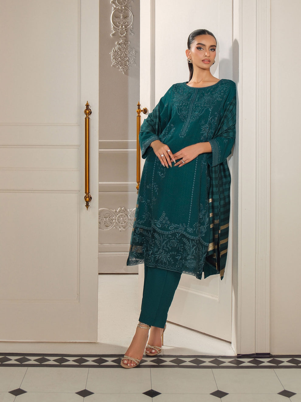 3 Piece Karandi Suit-Embroidered (Unstitched)  Limelightpk