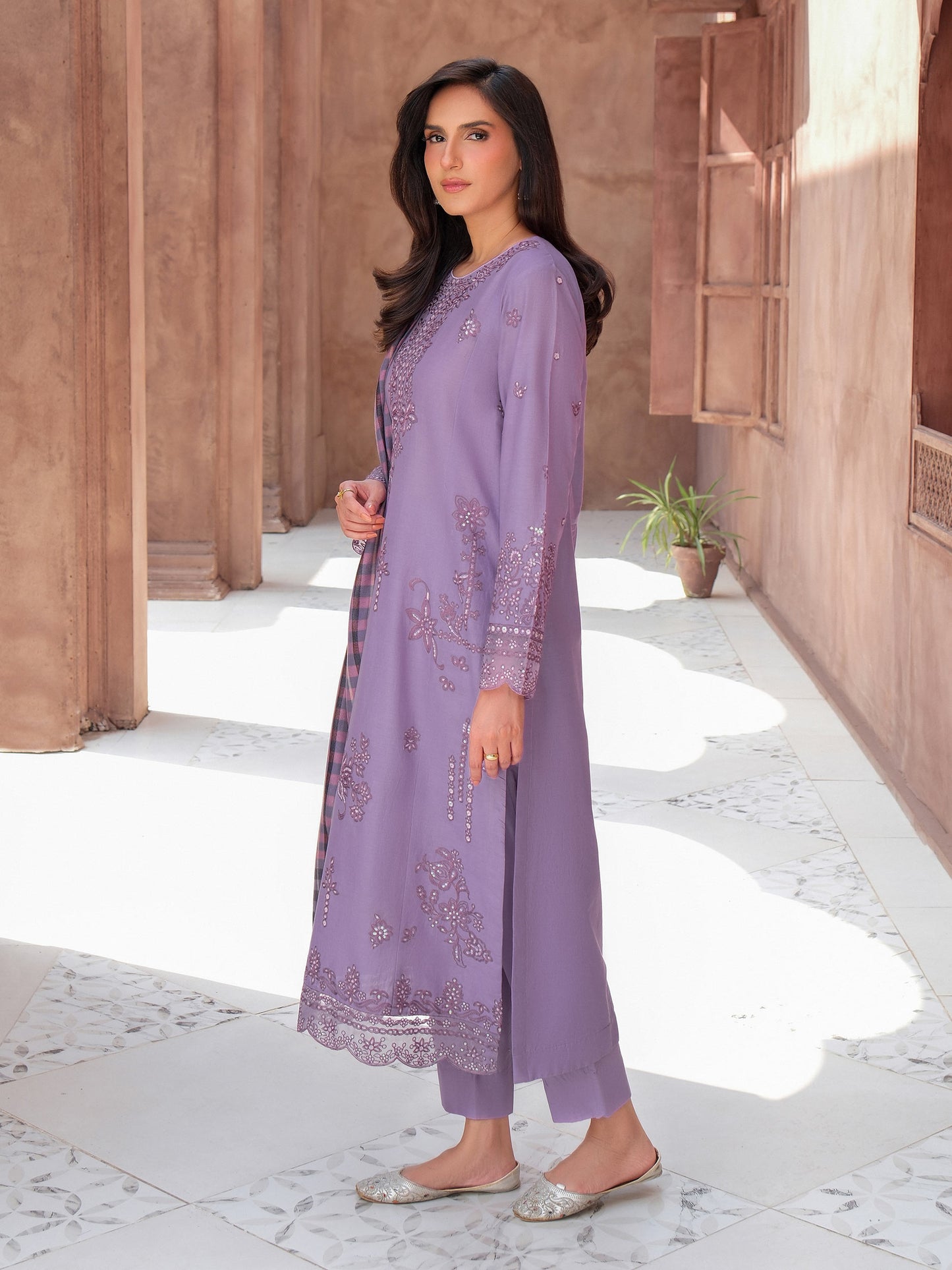 3 Piece Khaddar Suit-Embroidered (Unstitched)