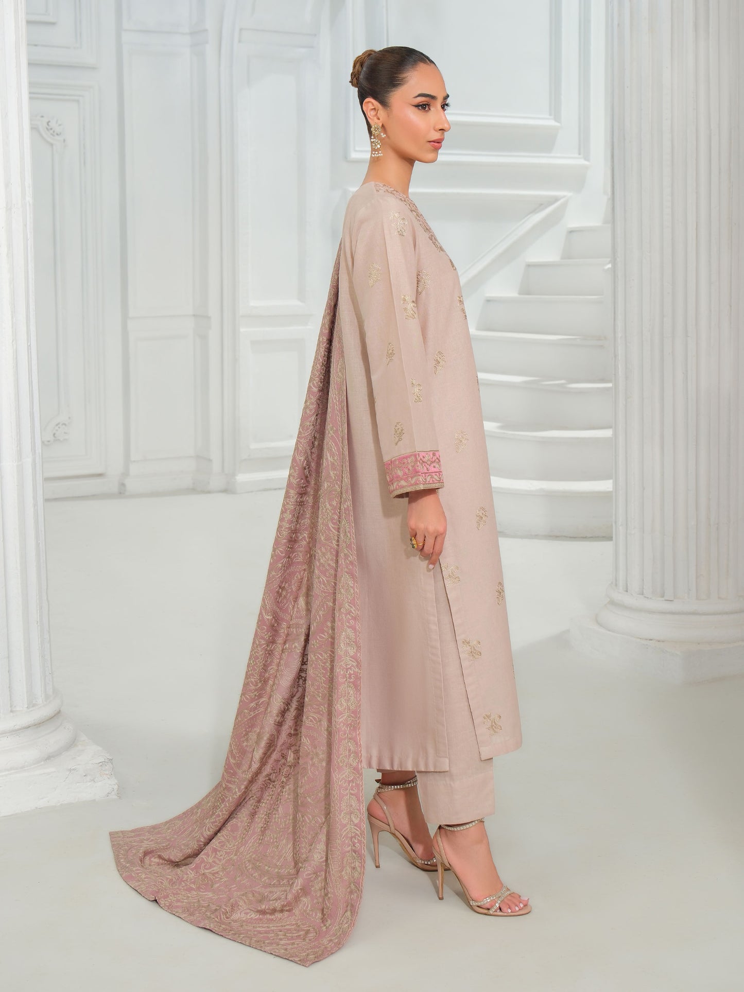 3 Piece Khaddar Suit-Embroidered (Unstitched)