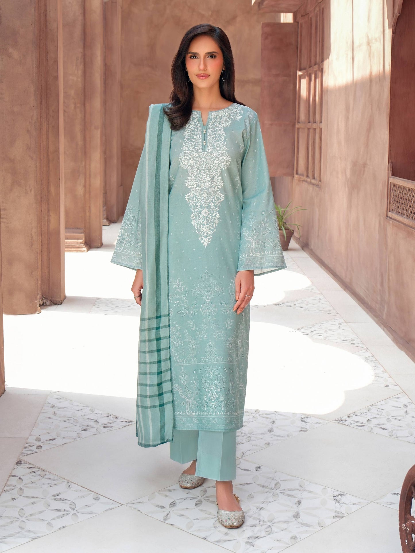 3 Piece Khaddar Suit-Embroidered (Unstitched)