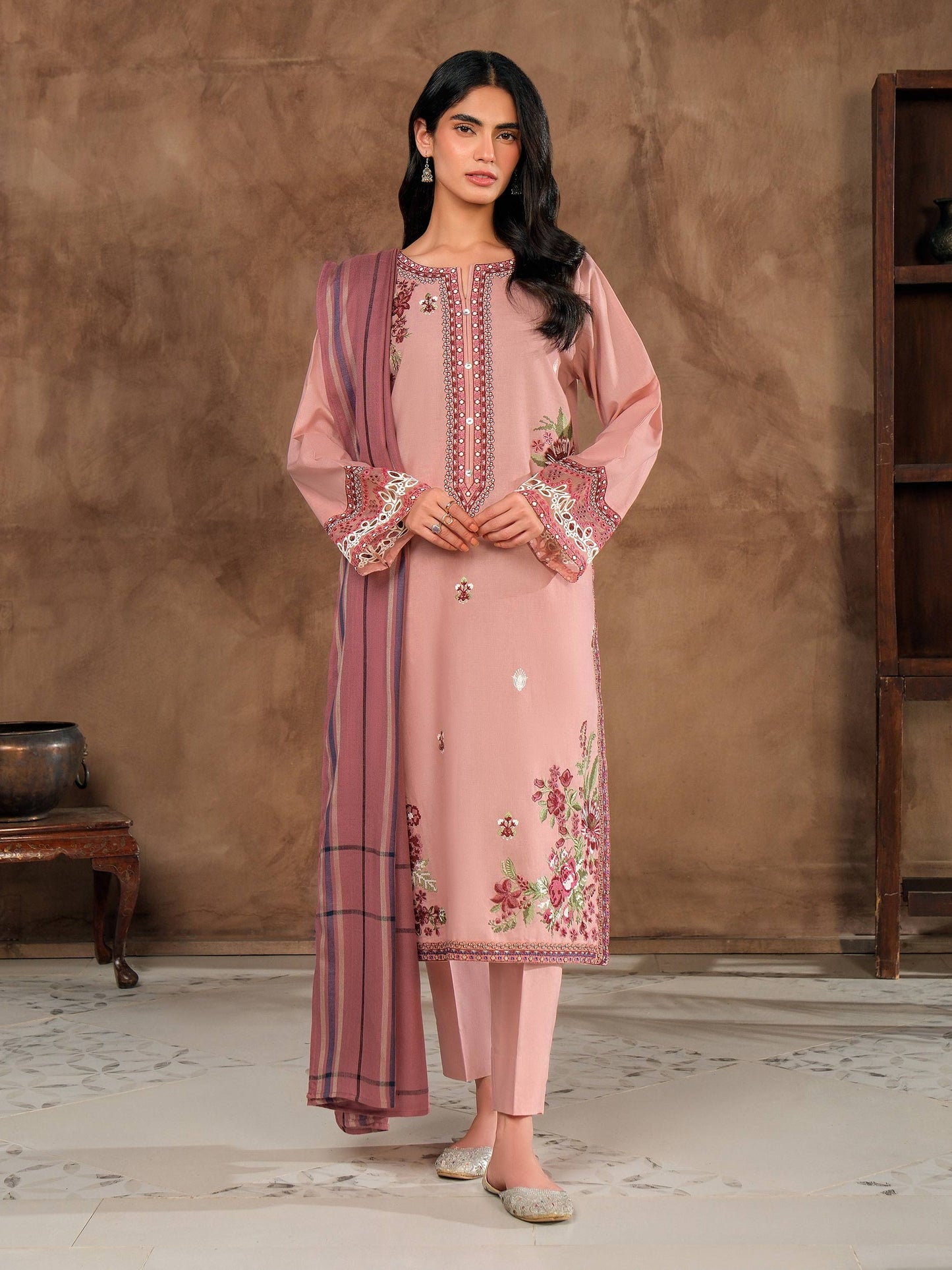 3 Piece Khaddar Suit-Embroidered (Unstitched)