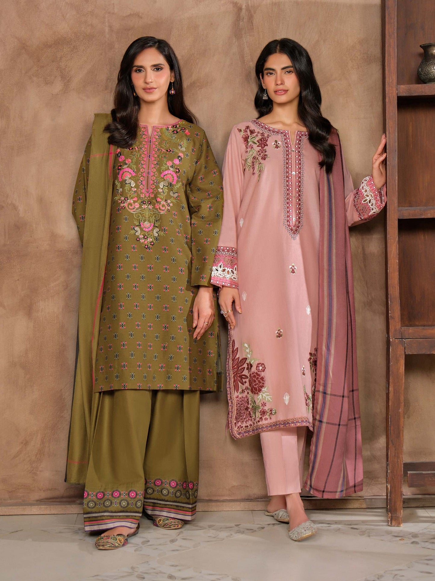 3 Piece Khaddar Suit-Embroidered (Unstitched)