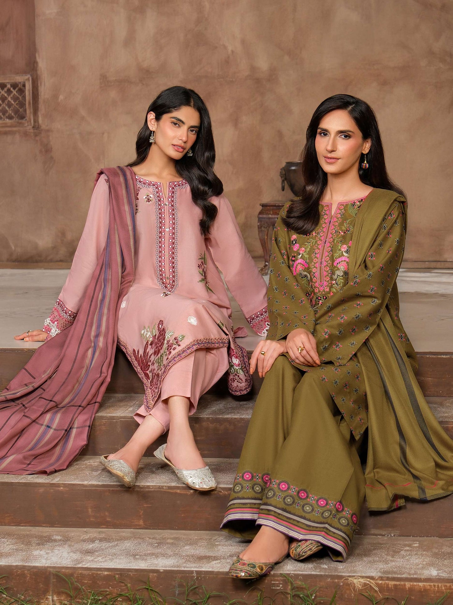 3 Piece Khaddar Suit-Embroidered (Unstitched)