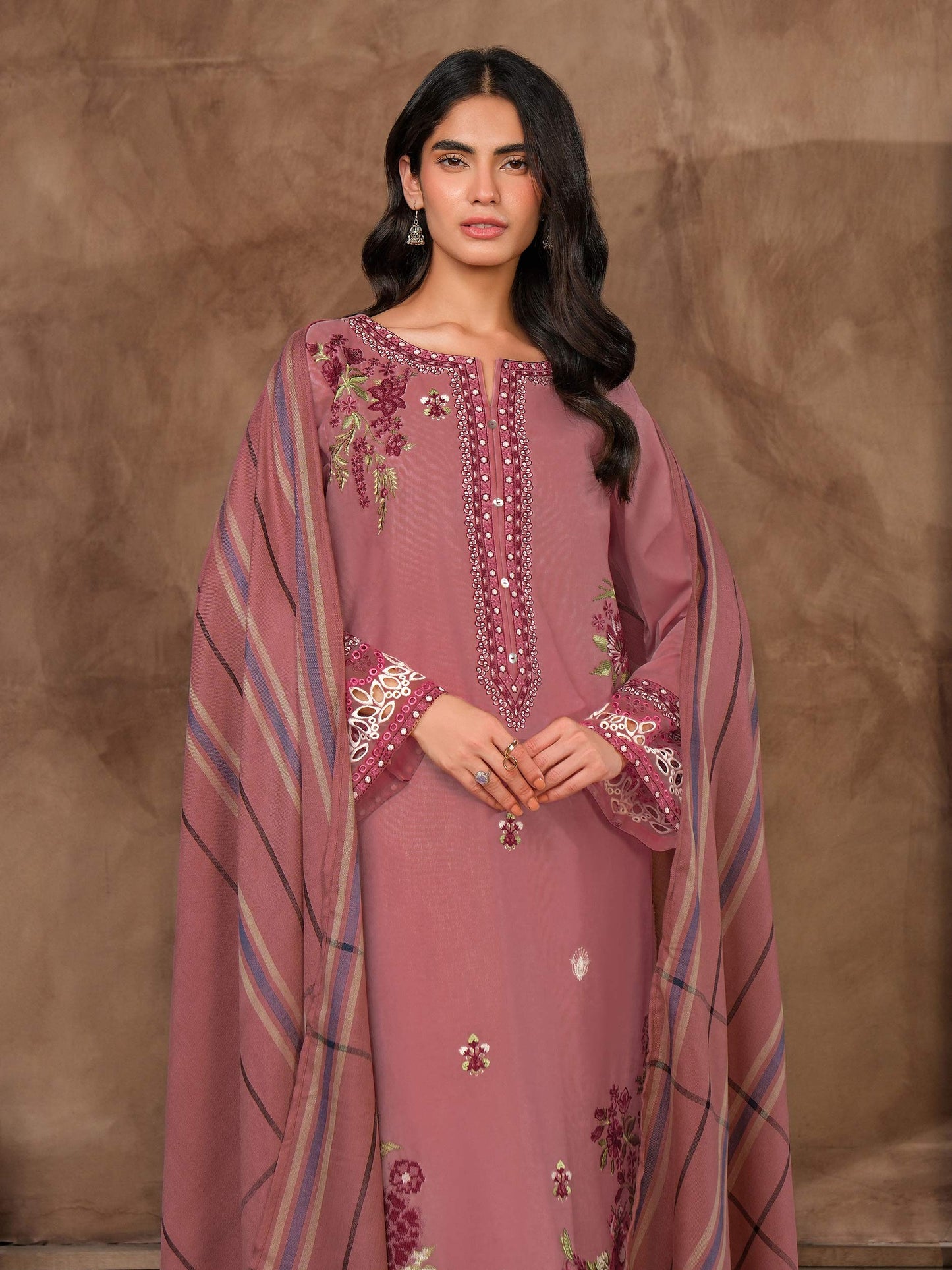 3 Piece Khaddar Suit-Embroidered (Unstitched)