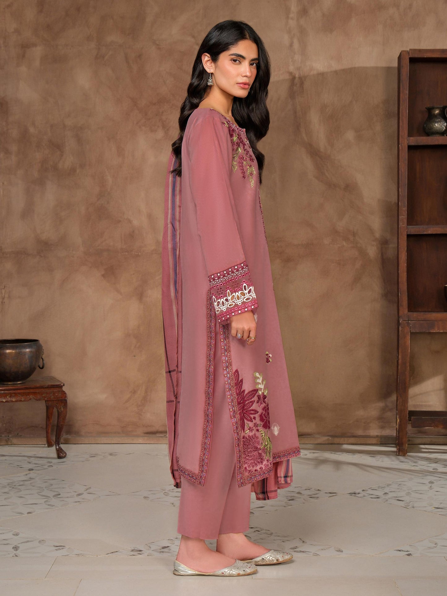 3 Piece Khaddar Suit-Embroidered (Unstitched)