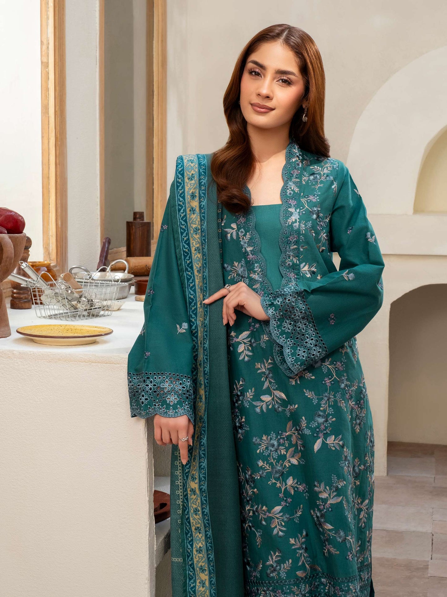 3 Piece Khaddar Suit-Embroidered (Unstitched)