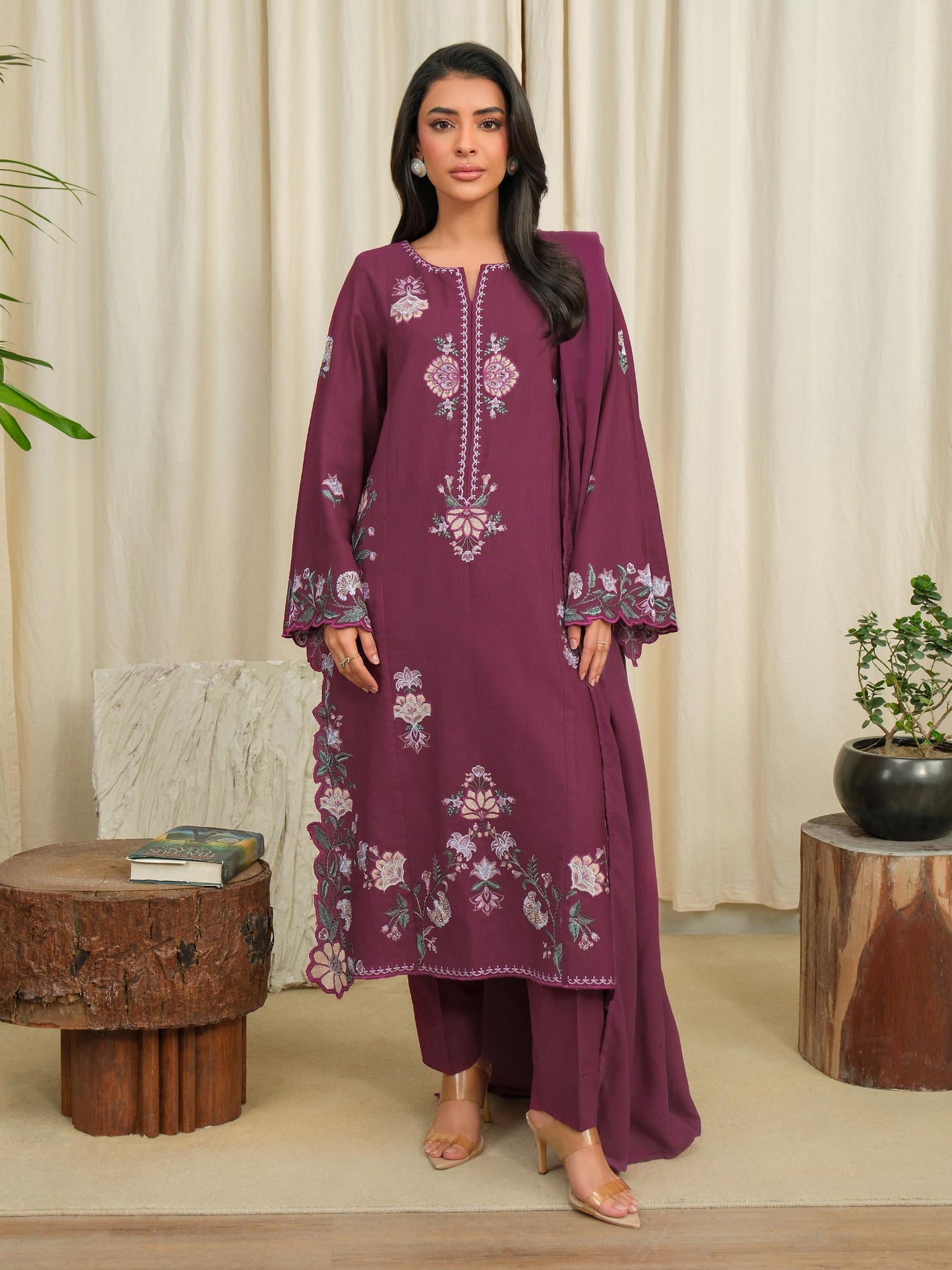 3 Piece Khaddar Suit-Embroidered (Unstitched)