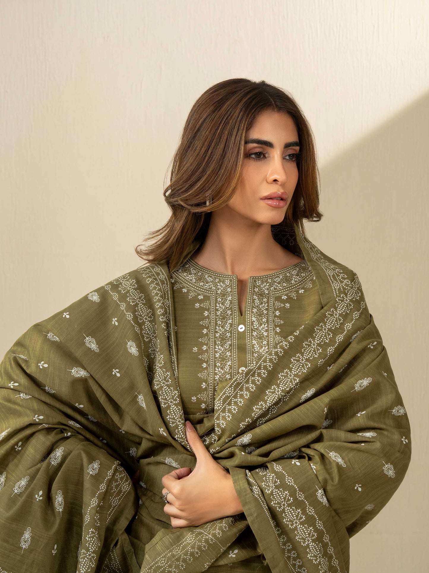 2 Piece Khaddar Suit-Printed (Unstitched)
