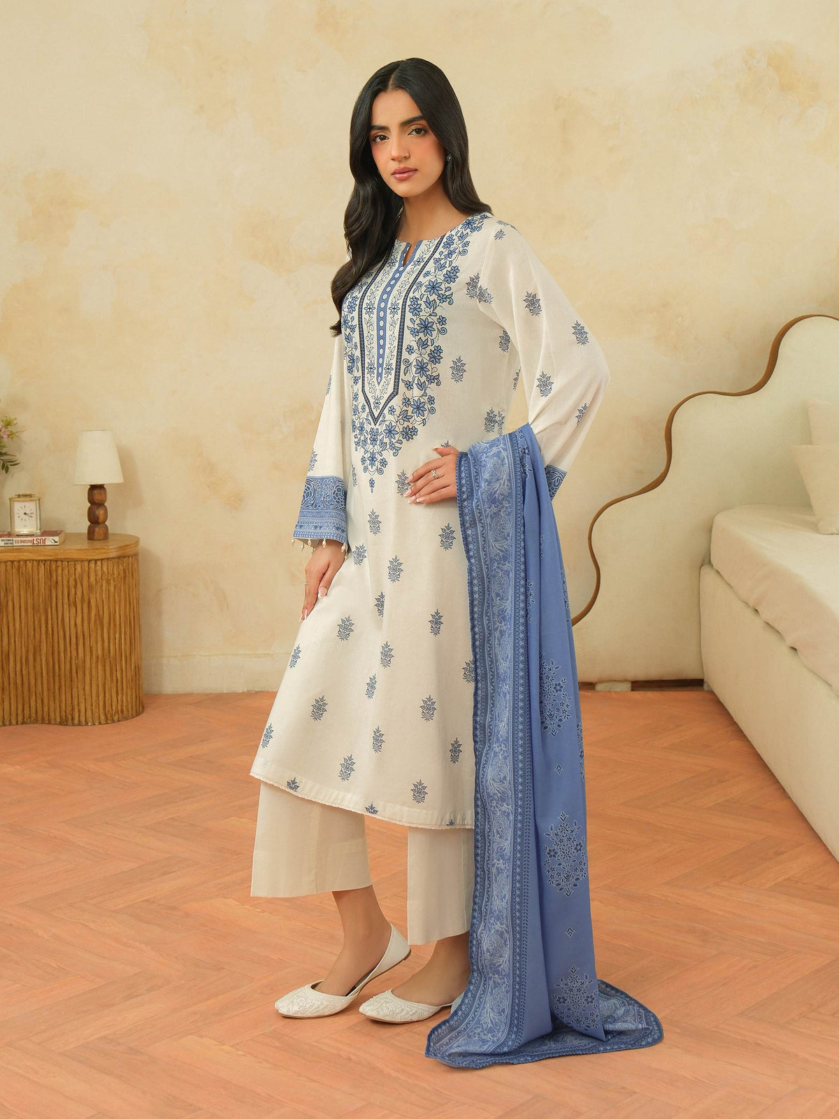 2 Piece Khaddar Paste Suit (Unstitched)