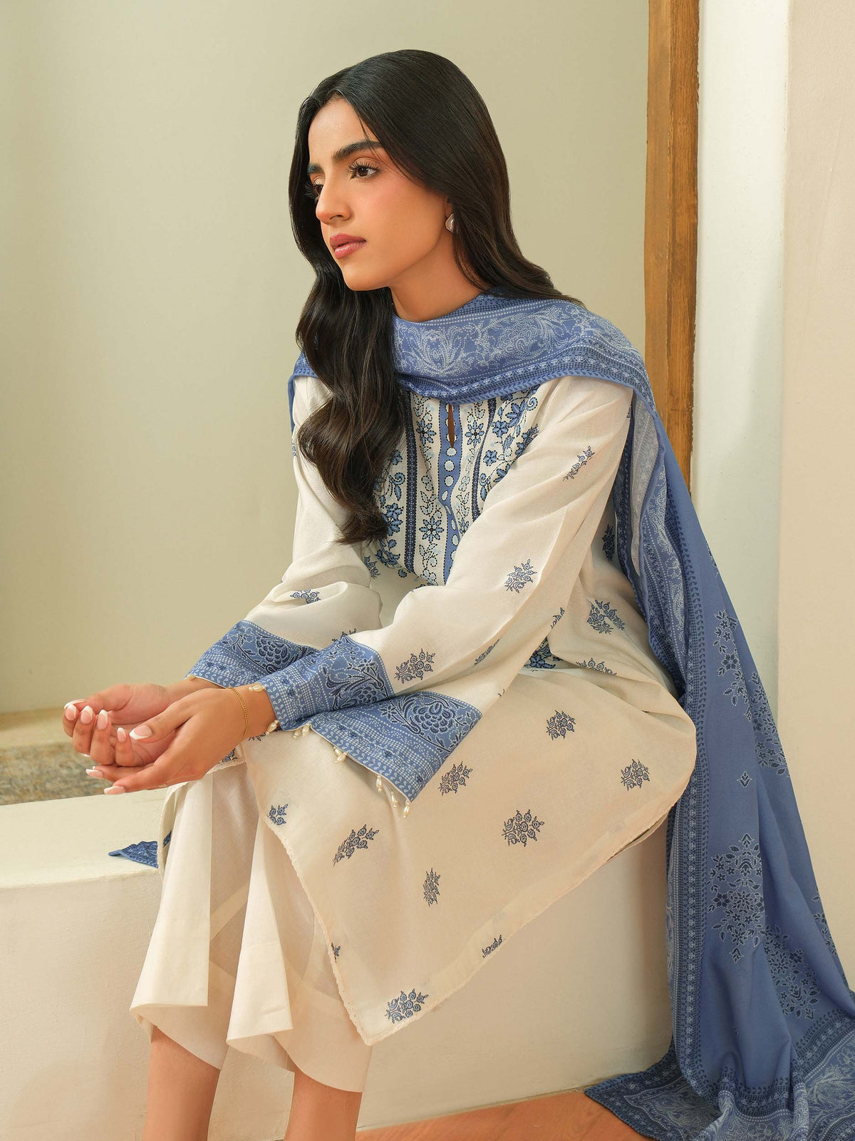 2 Piece Khaddar Paste Suit (Unstitched)