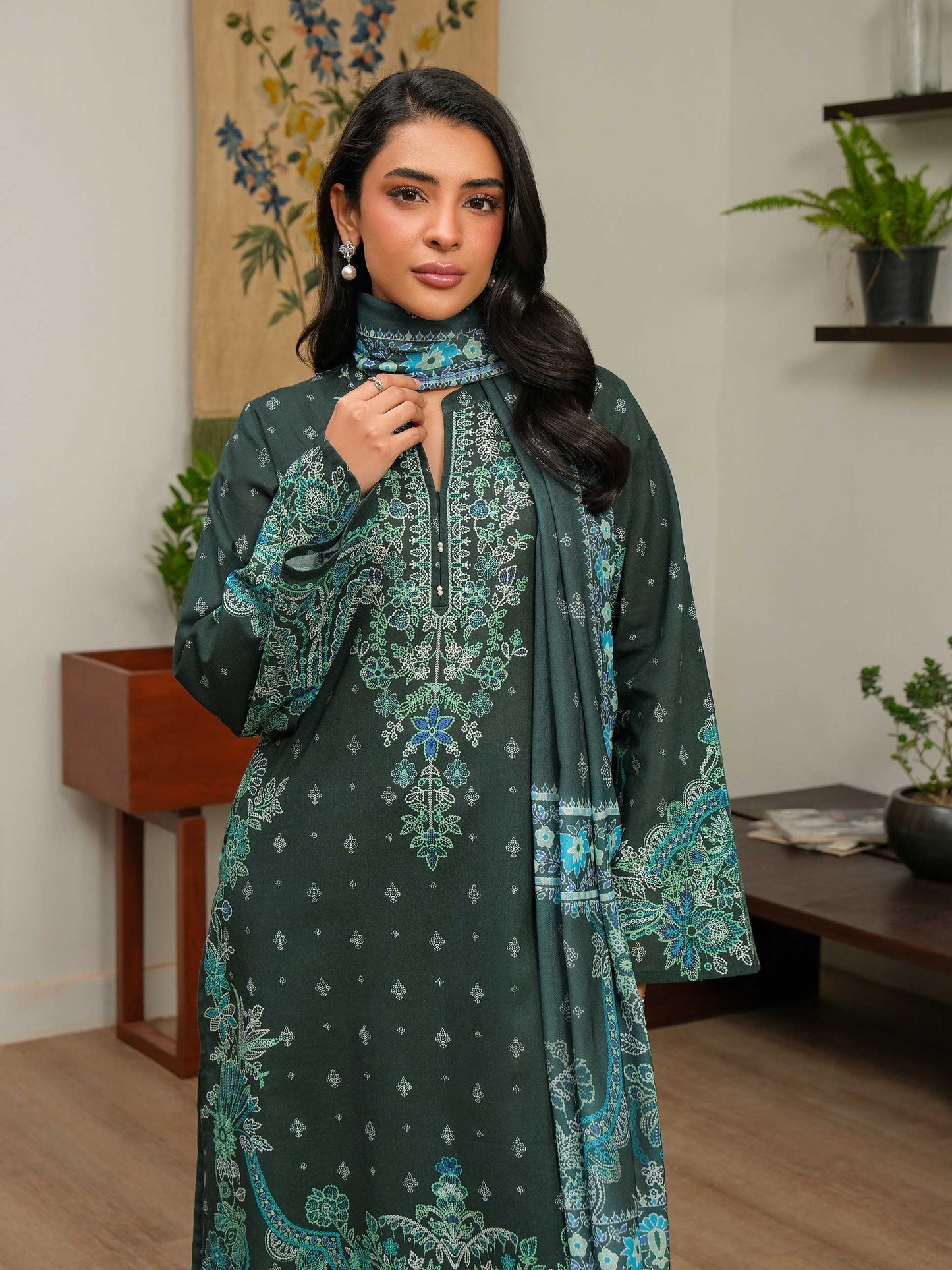 3 Piece Khaddar Suit-Printed (Unstitched)