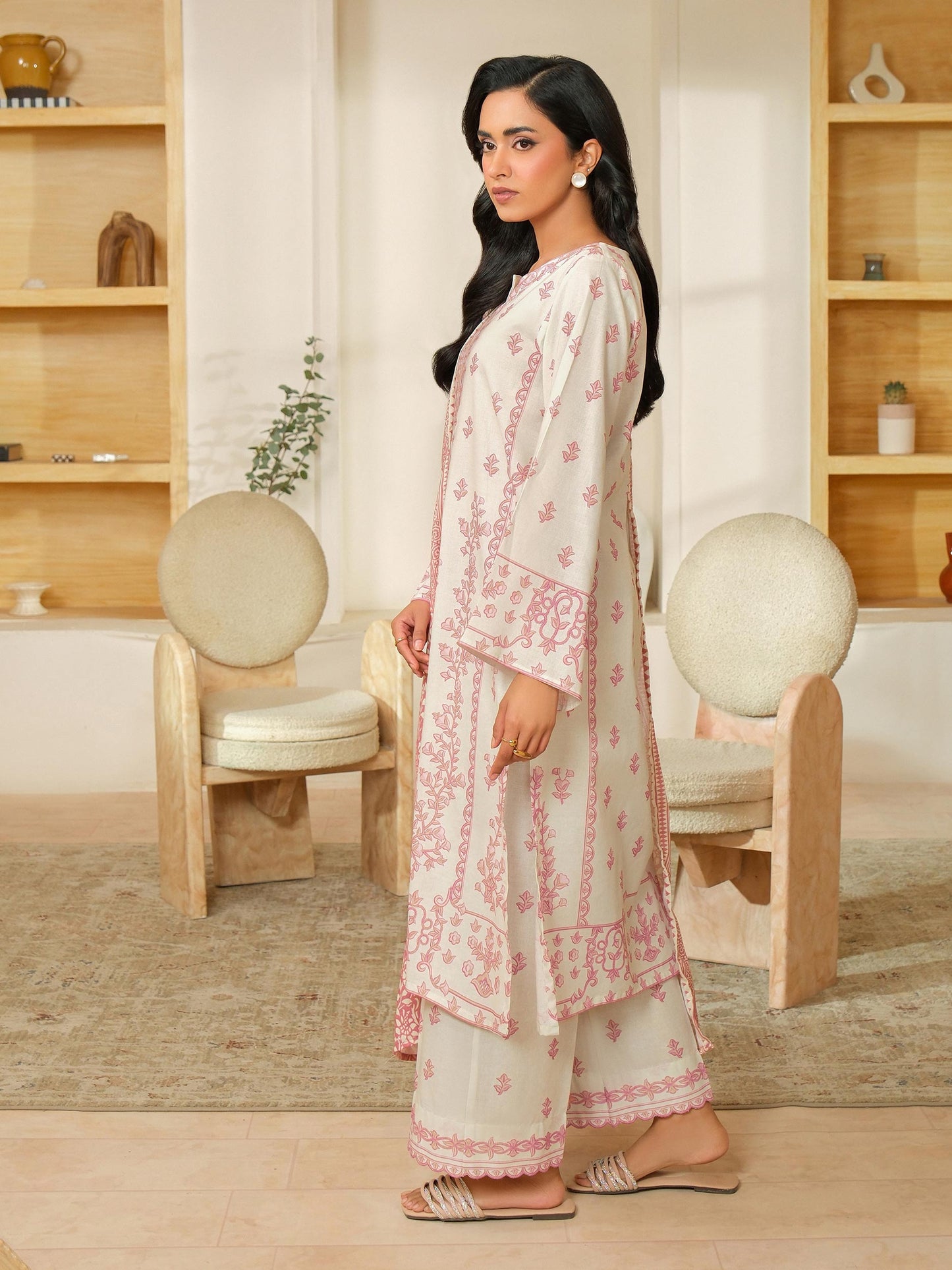 3 Piece Khaddar Suit-Printed (Unstitched)
