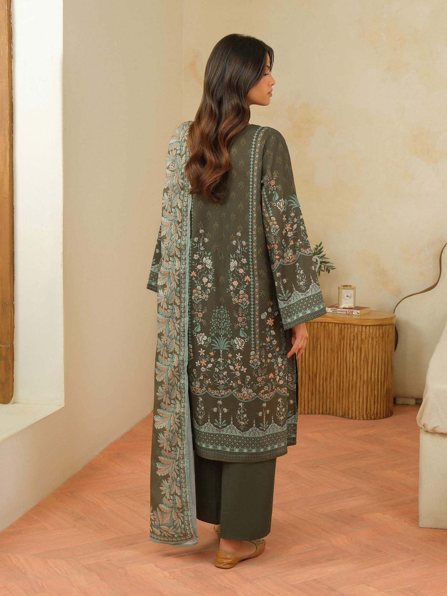 3 Piece Khaddar Suit-Printed (Unstitched)